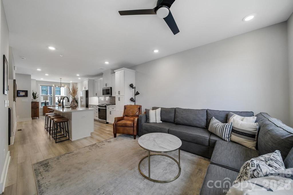 5007 Tiny Ln, Charlotte, NC 28203