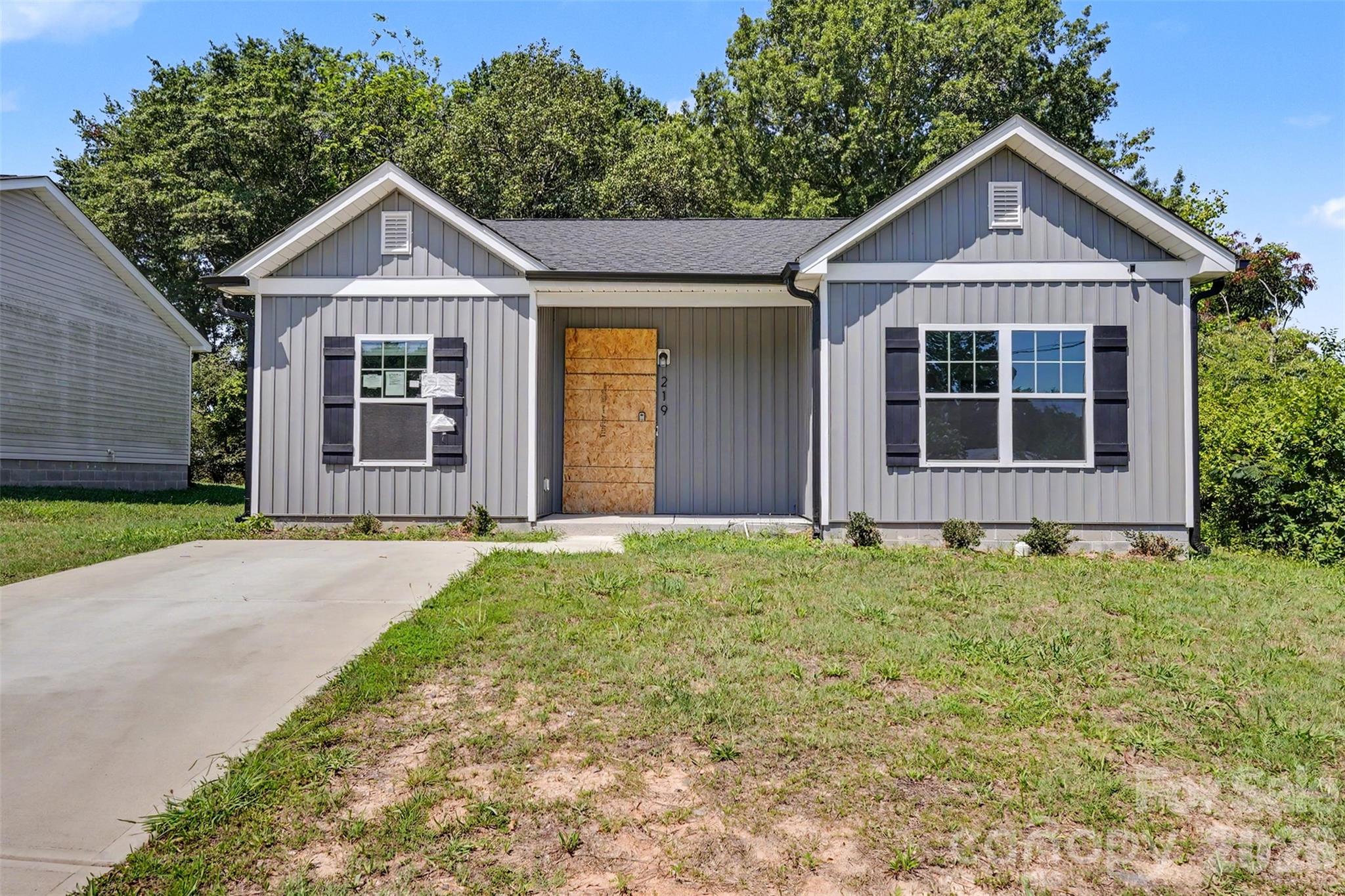 219 N Scruggs St, Gastonia, NC 28052
