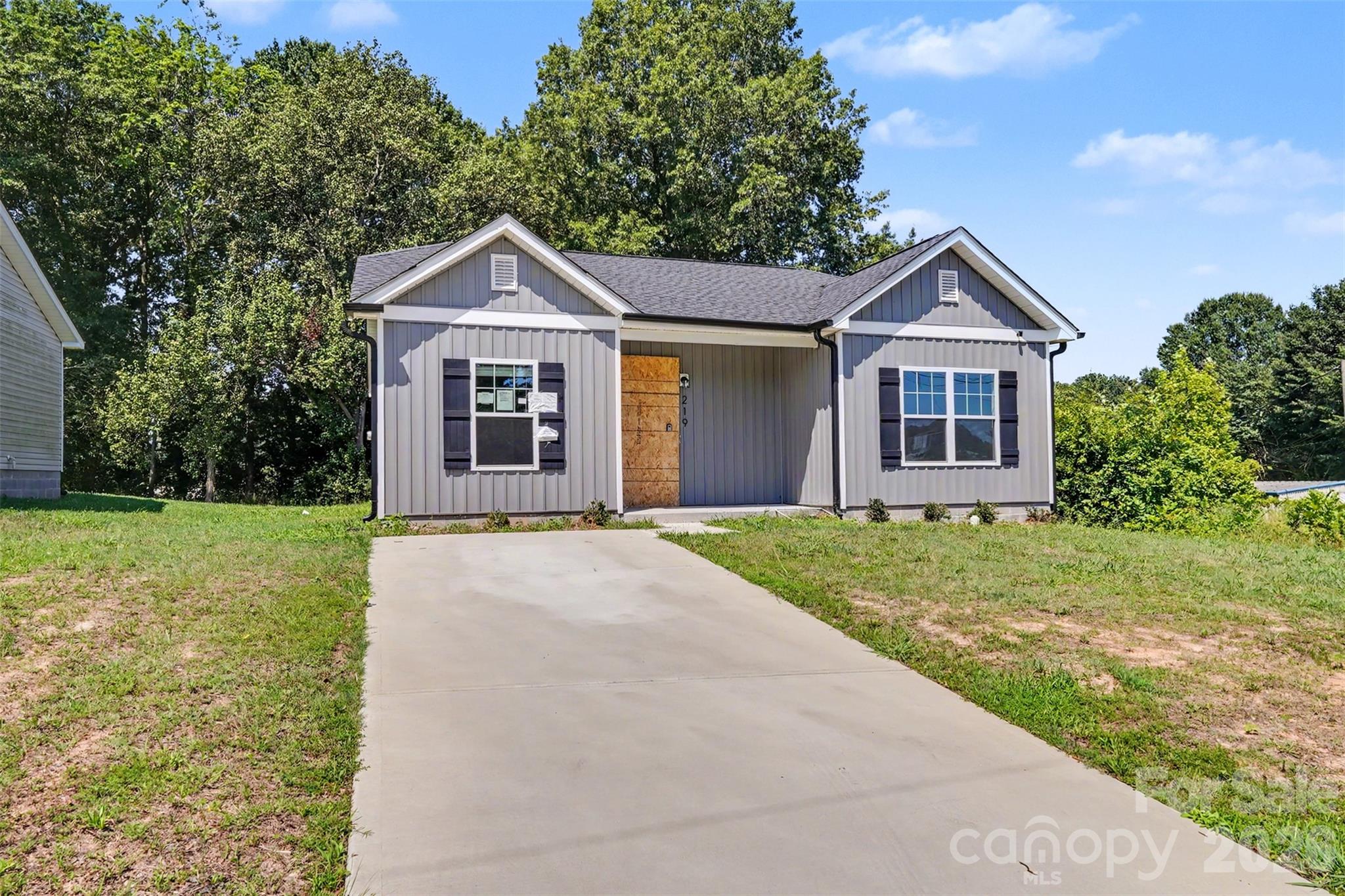 219 N Scruggs St, Gastonia, NC 28052