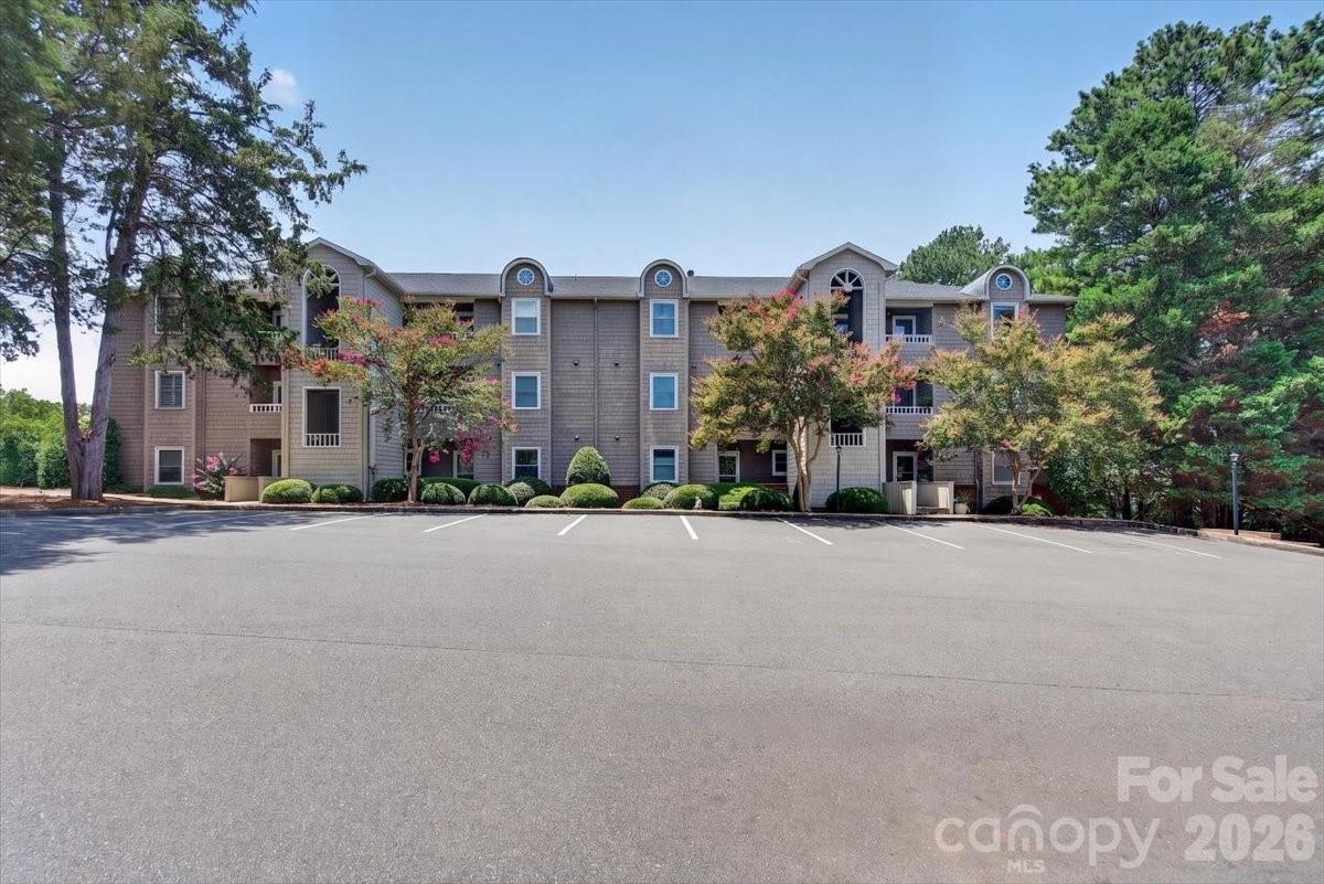 9709 Emerald Point Dr #8, Charlotte, NC 28278