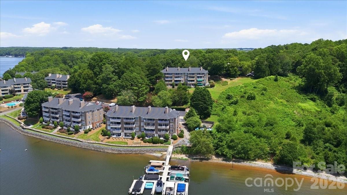 9709 Emerald Point Dr #8, Charlotte, NC 28278