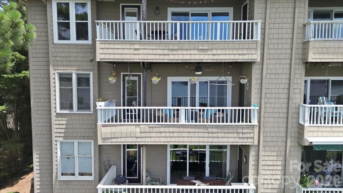 9709 Emerald Point Dr #8, Charlotte, NC 28278