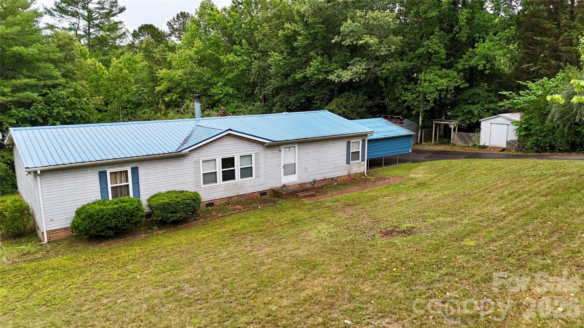 4851 Mounira Ave, Hickory, NC 28602