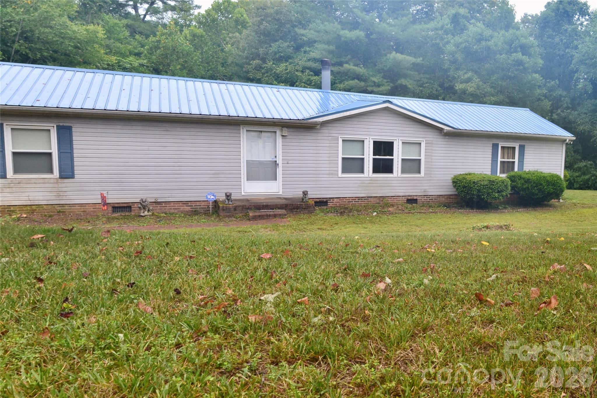 4851 Mounira Ave, Hickory, NC 28602