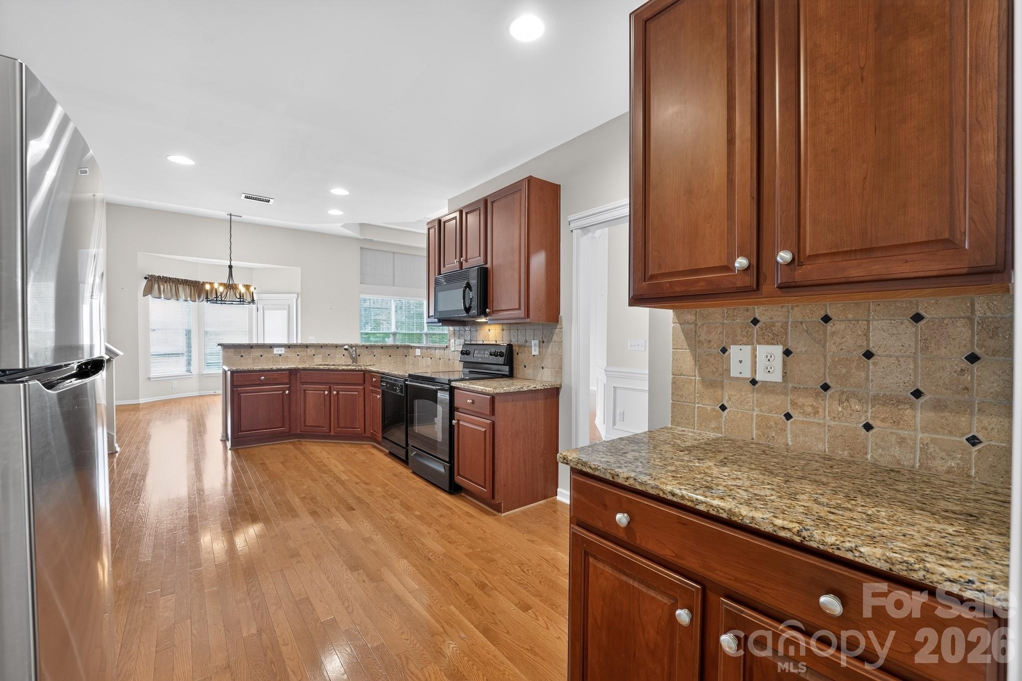 5918 Phyliss Ln, Charlotte, NC 28227