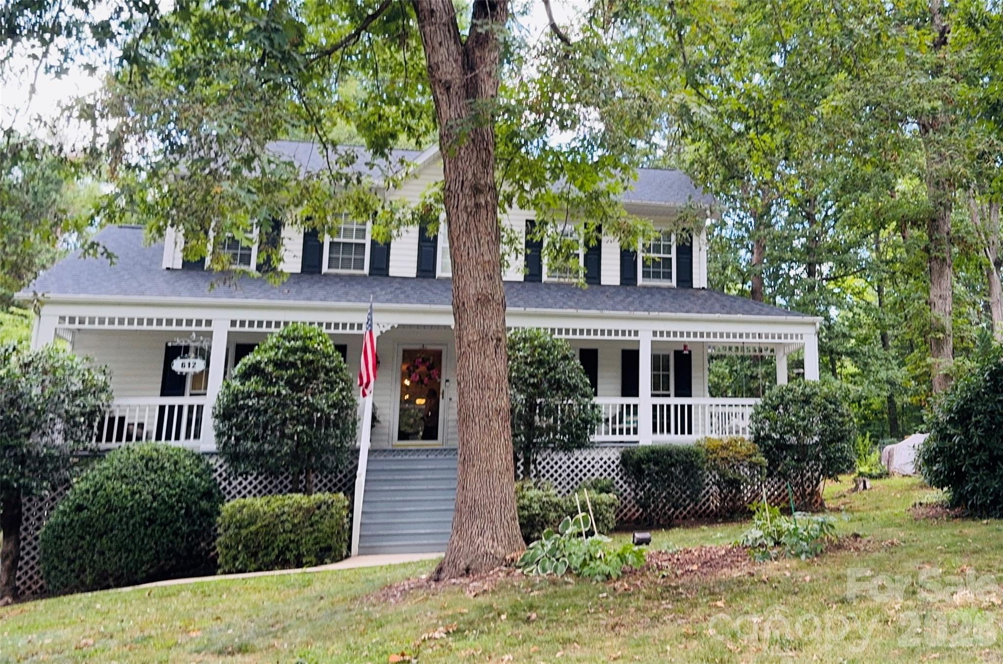 612 17th Avenue Dr SE, Hickory, NC 28602