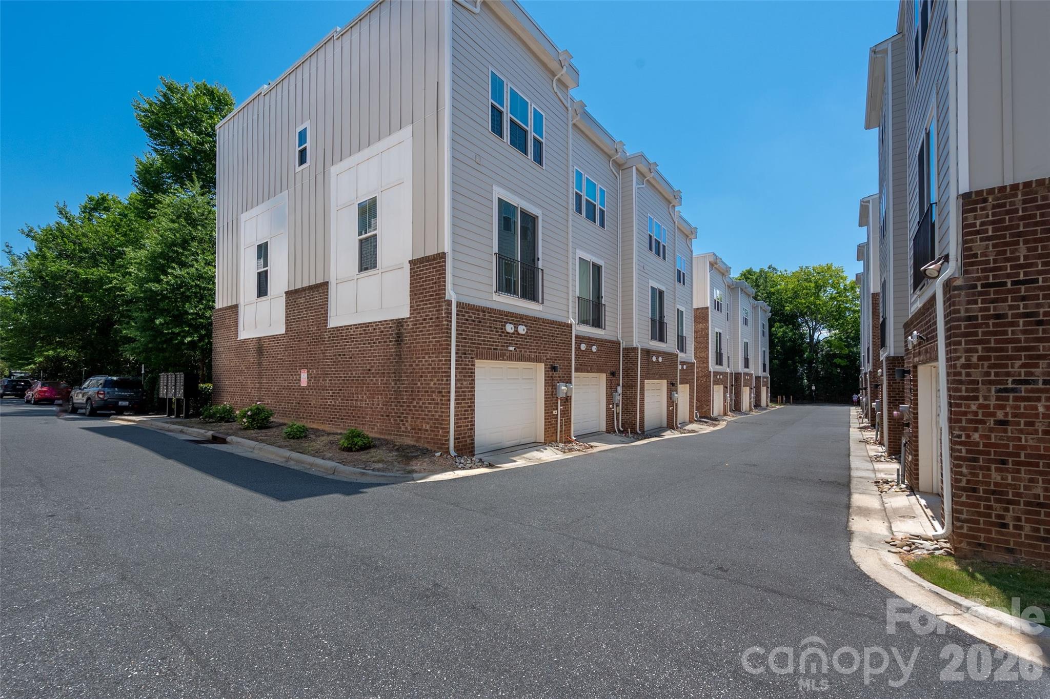 511 Old Mill Rd, Charlotte, NC 28206