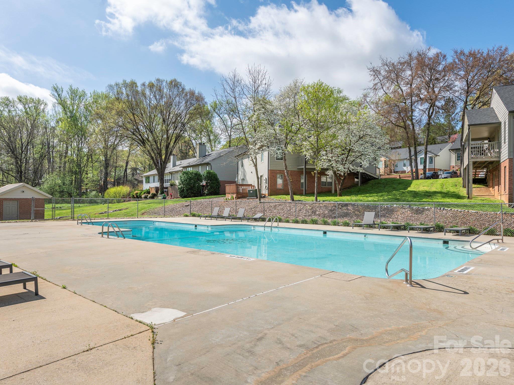 1005 Kenilworth Ct NW, Concord, NC 28027