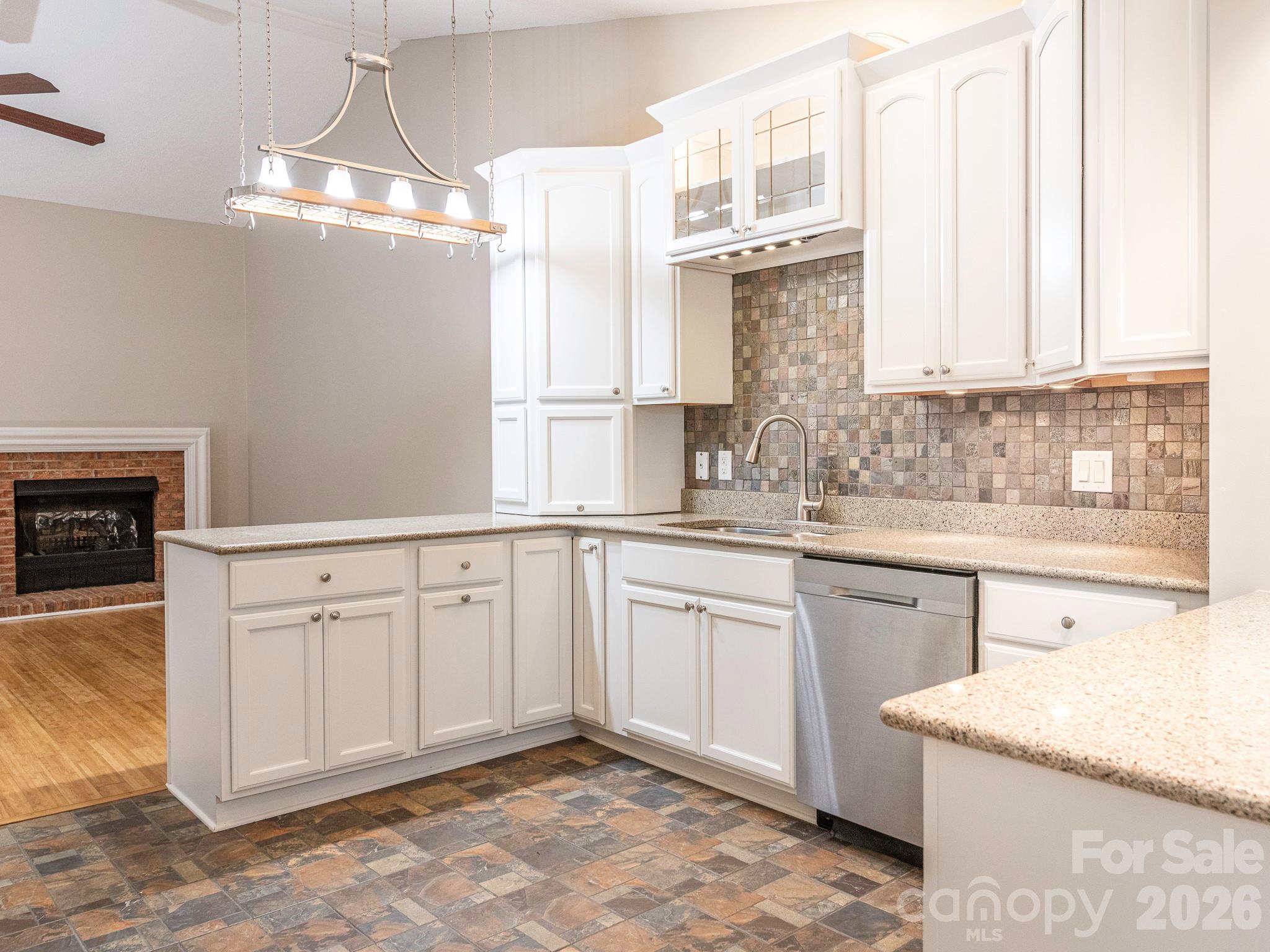 1005 Kenilworth Ct NW, Concord, NC 28027