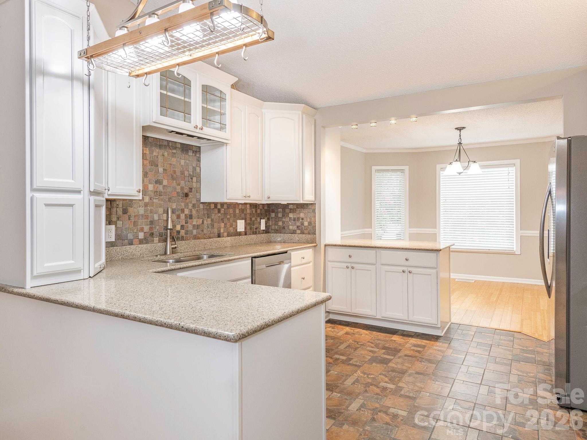 1005 Kenilworth Ct NW, Concord, NC 28027