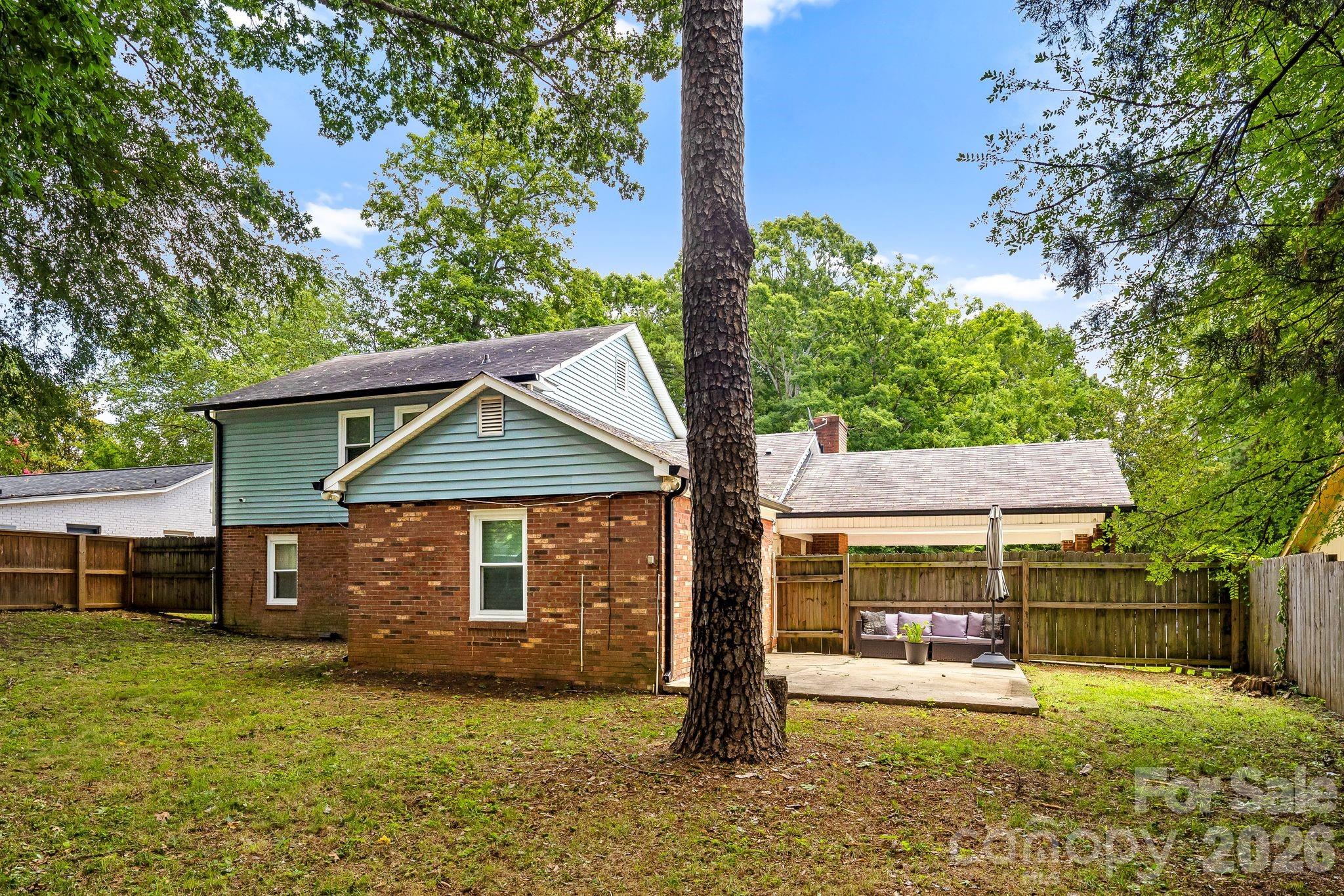 6435 Bridlewood Ln, Charlotte, NC 28215