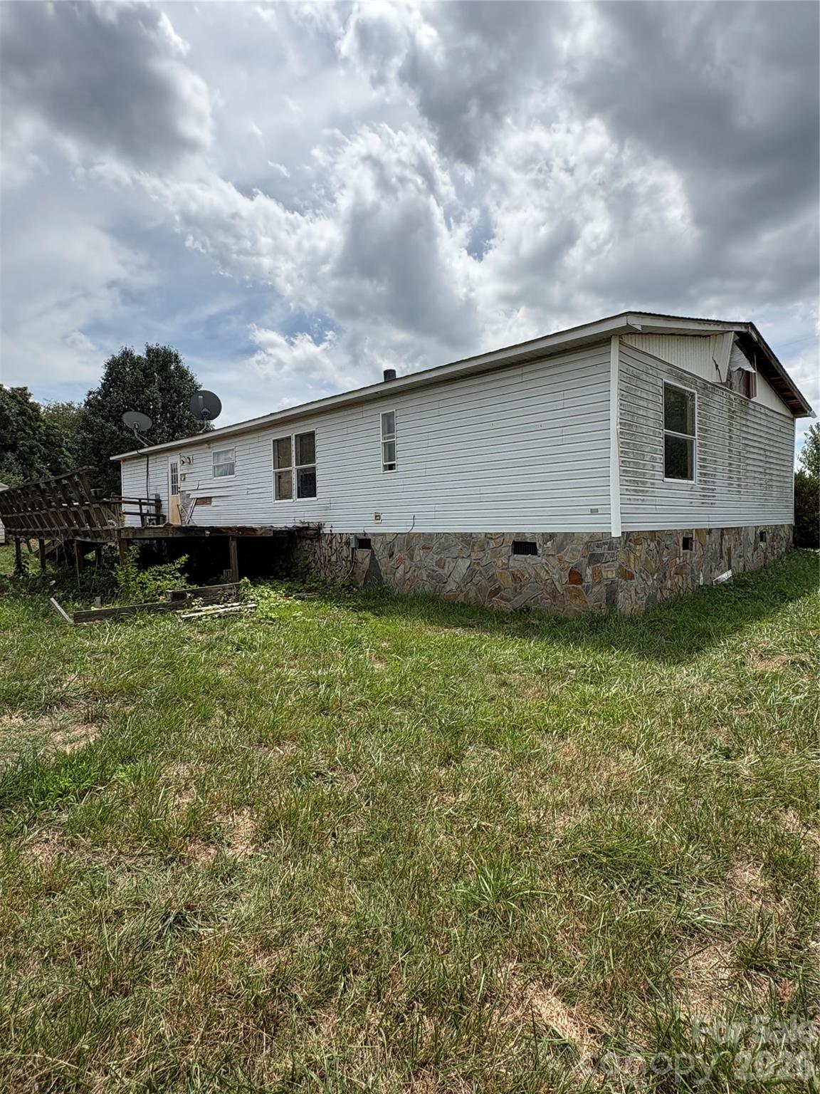 5954 Charlie Little Rd, Claremont, NC 28610