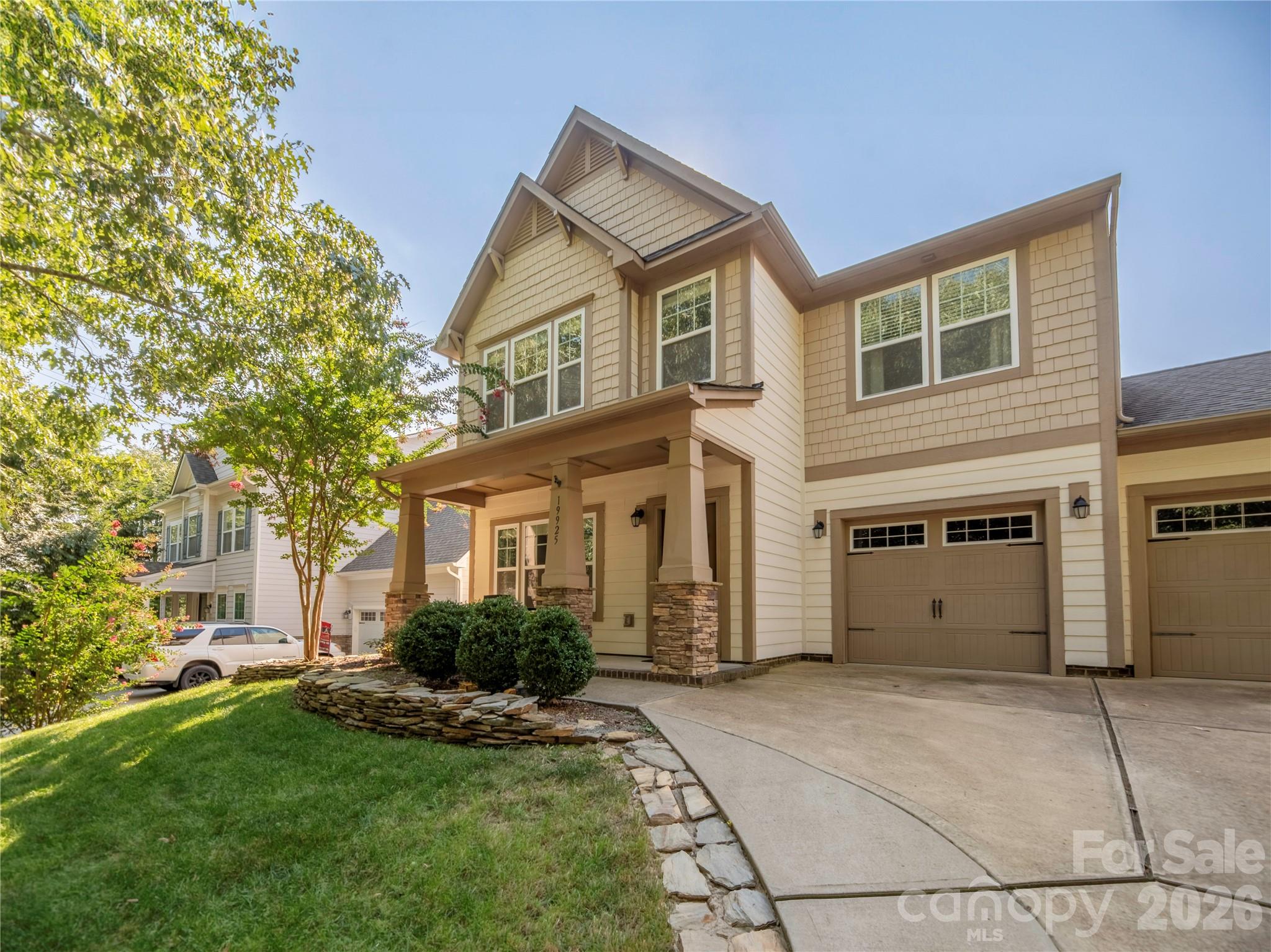 19925 Wooden Tee Dr, Davidson, NC 28036