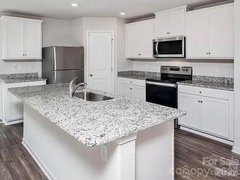 1737 Nia Rd, Charlotte, NC 28215
