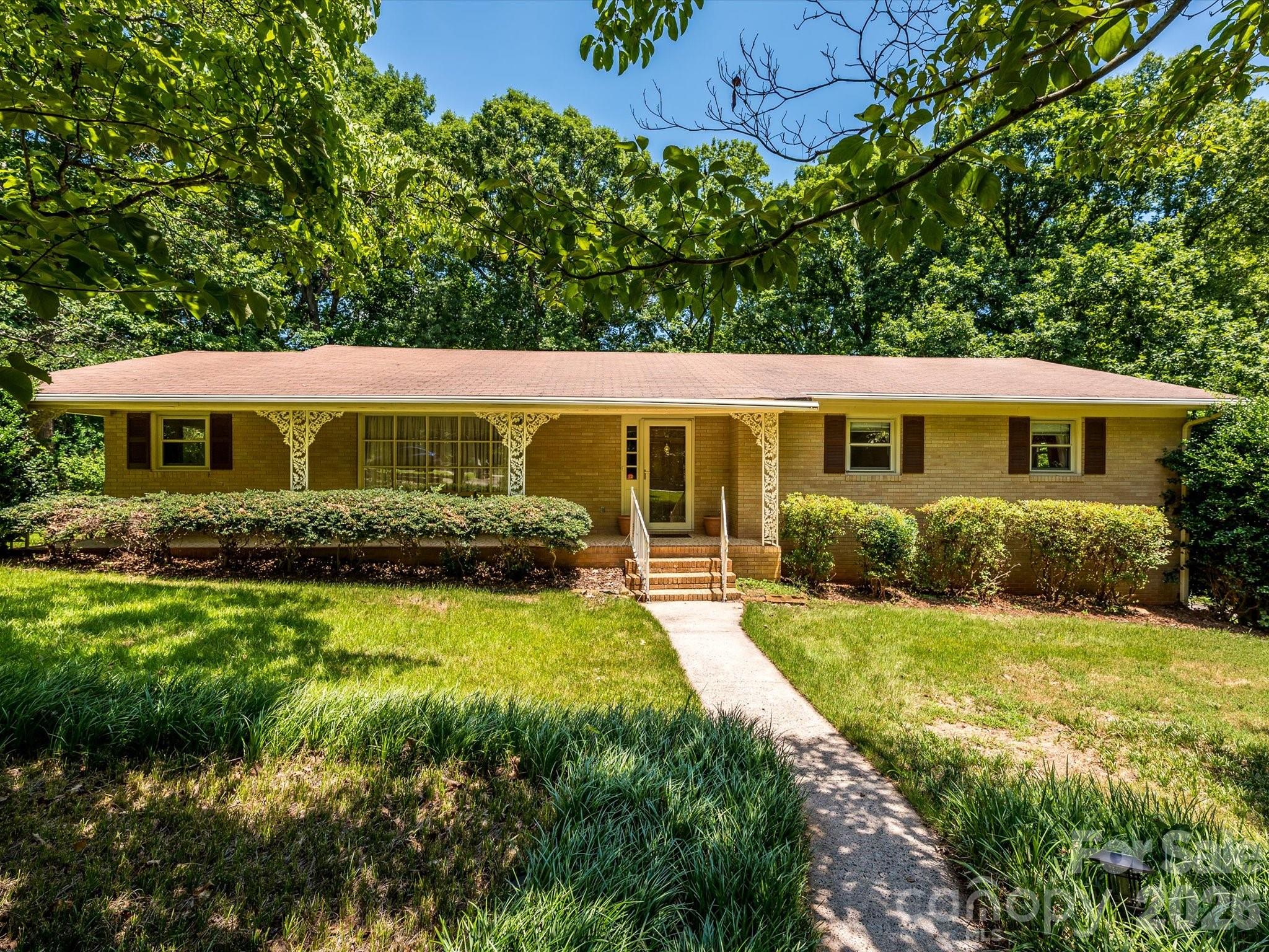 3712 Brookwood Rd, Charlotte, NC 28215