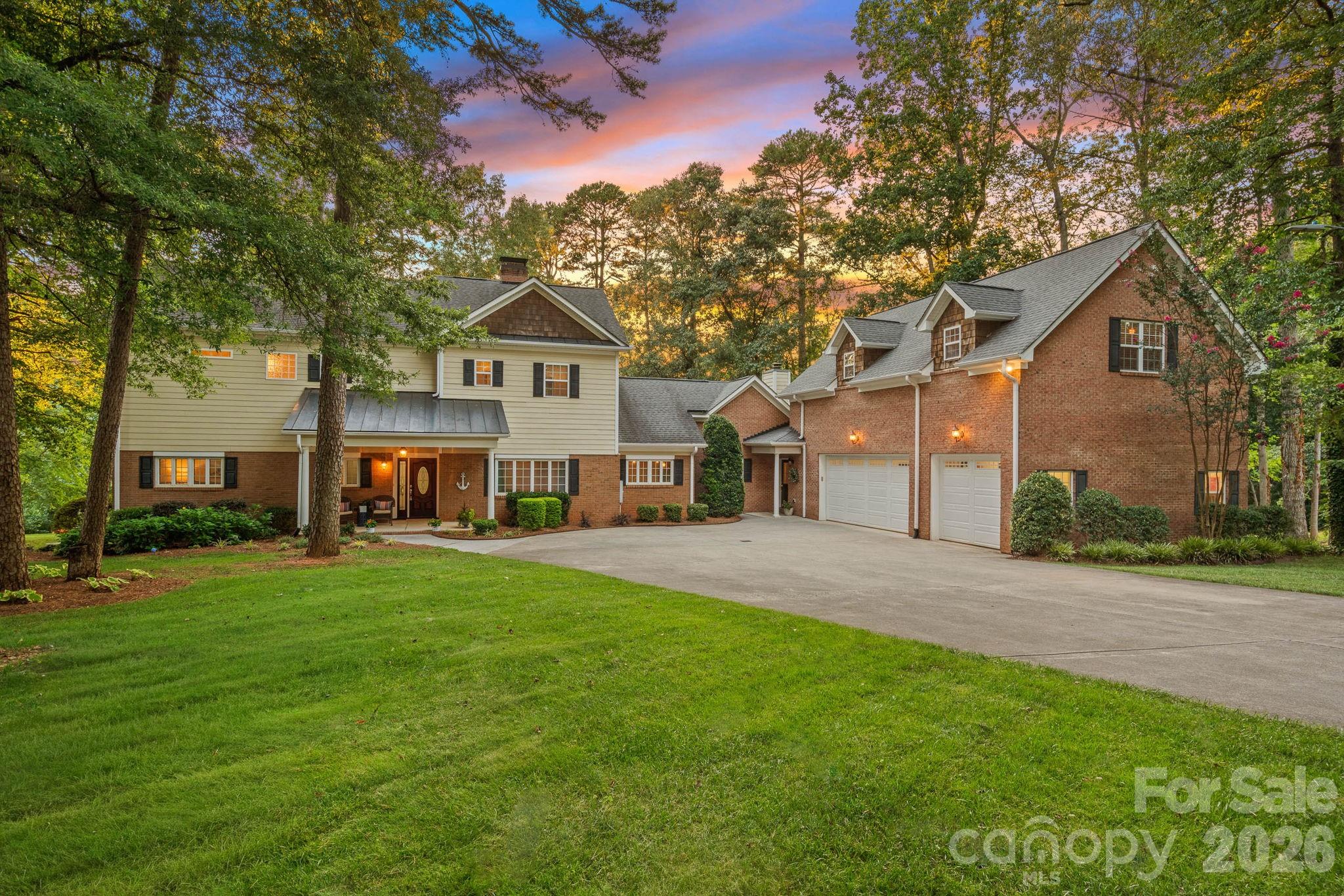 385 Sundown Rd, Mooresville, NC 28117