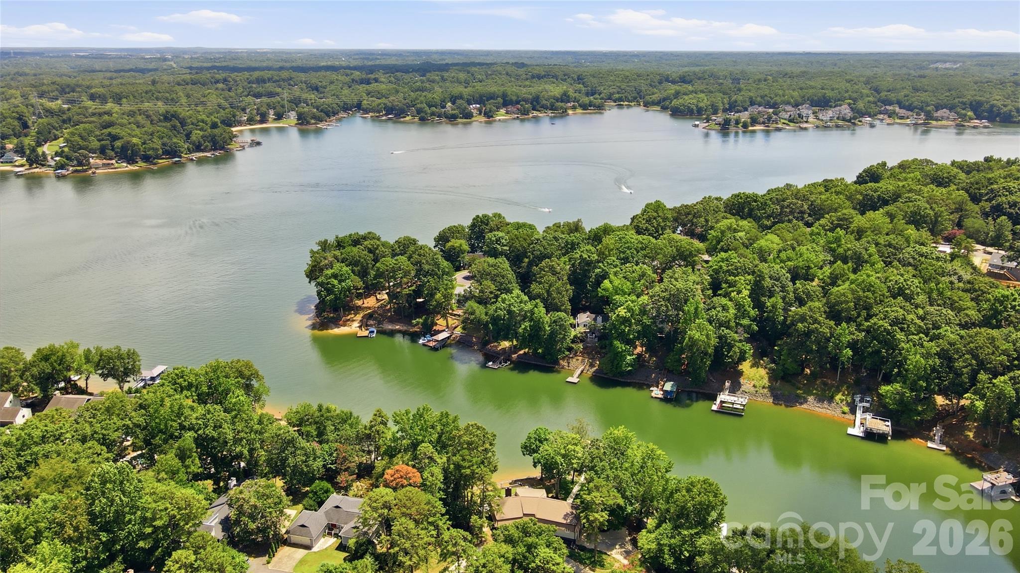 1031 Woodlake Ln, Tega Cay, SC 29708