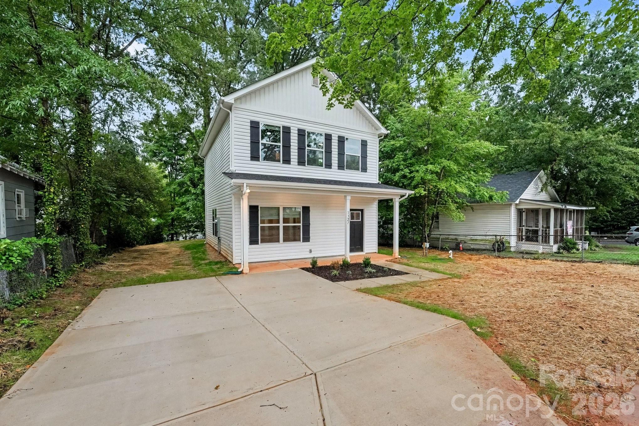 1327 4th St, Statesville, NC 28677