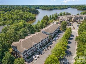 797 Peninsula Dr, Davidson, NC 28036