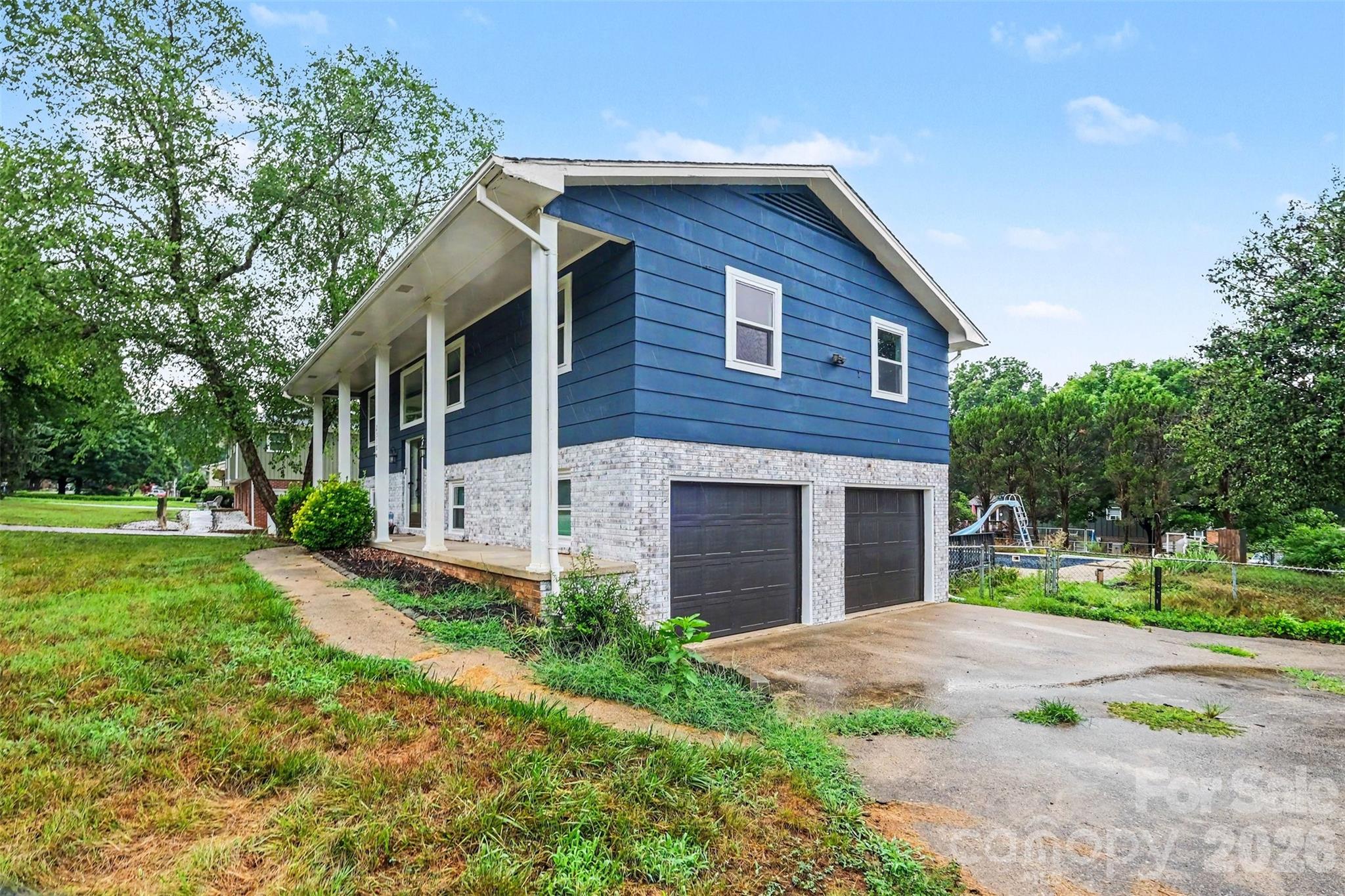 2310 24th Ave NE, Hickory, NC 28601