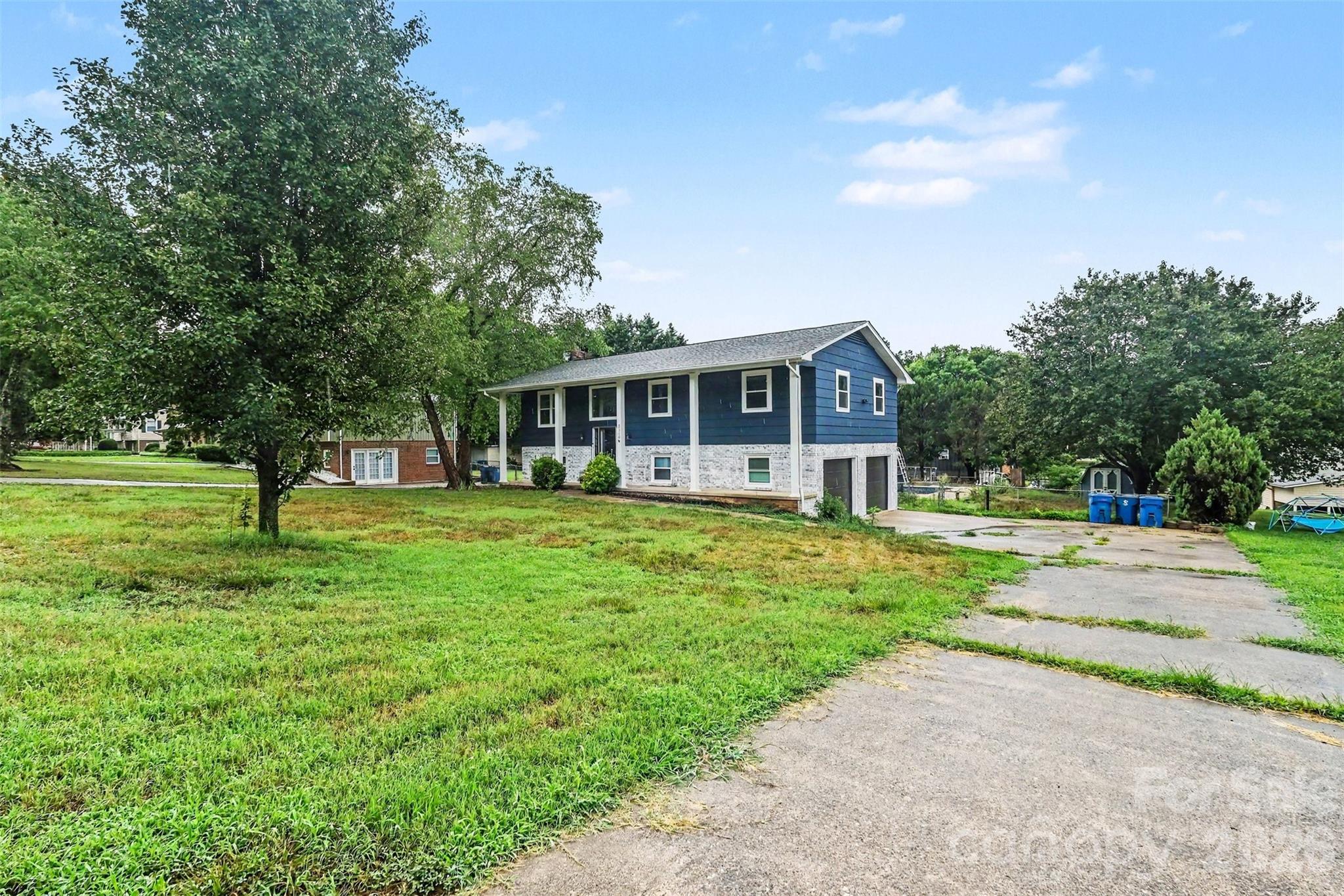 2310 24th Ave NE, Hickory, NC 28601