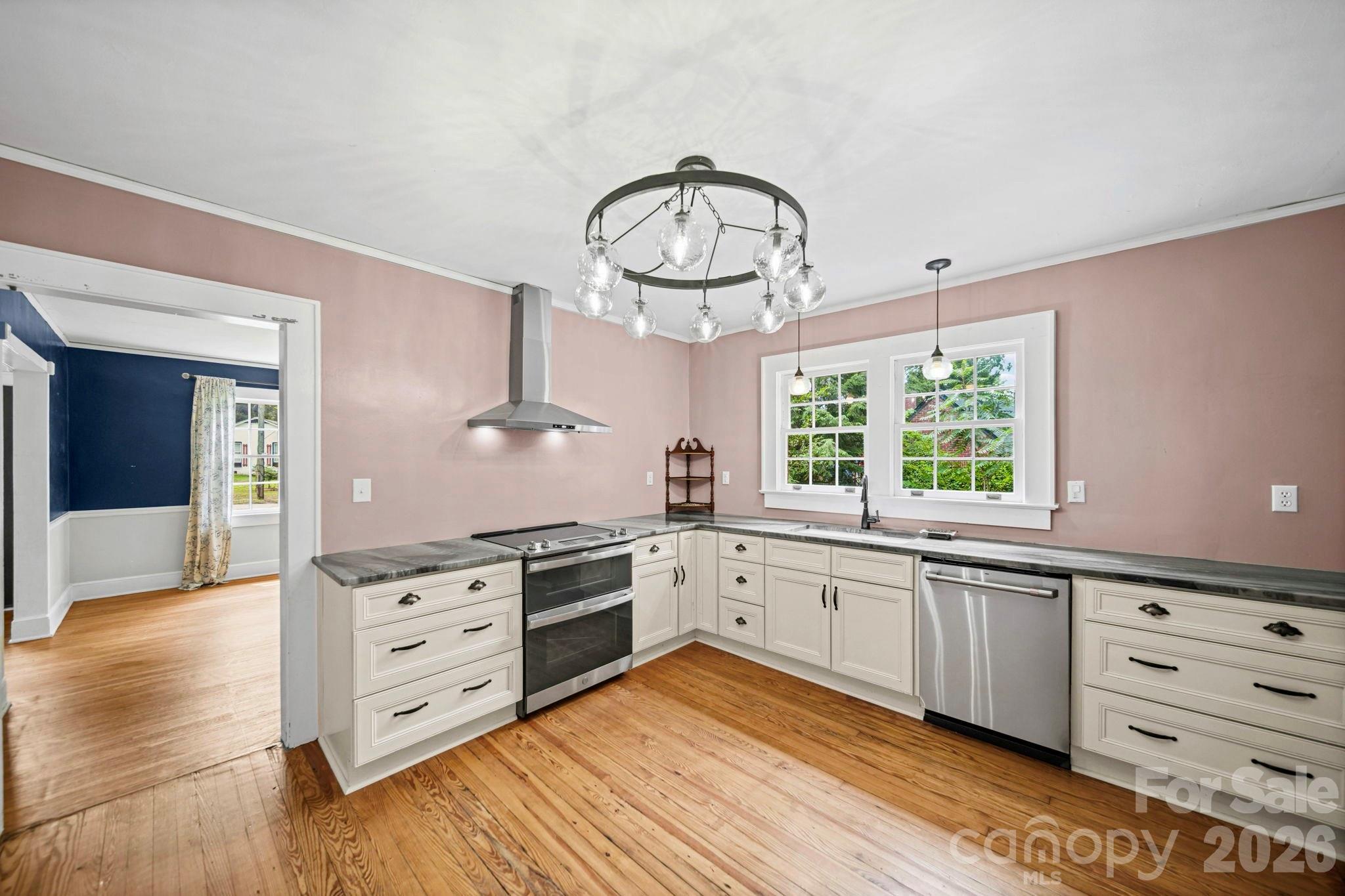 1214 S York St, Gastonia, NC 28052