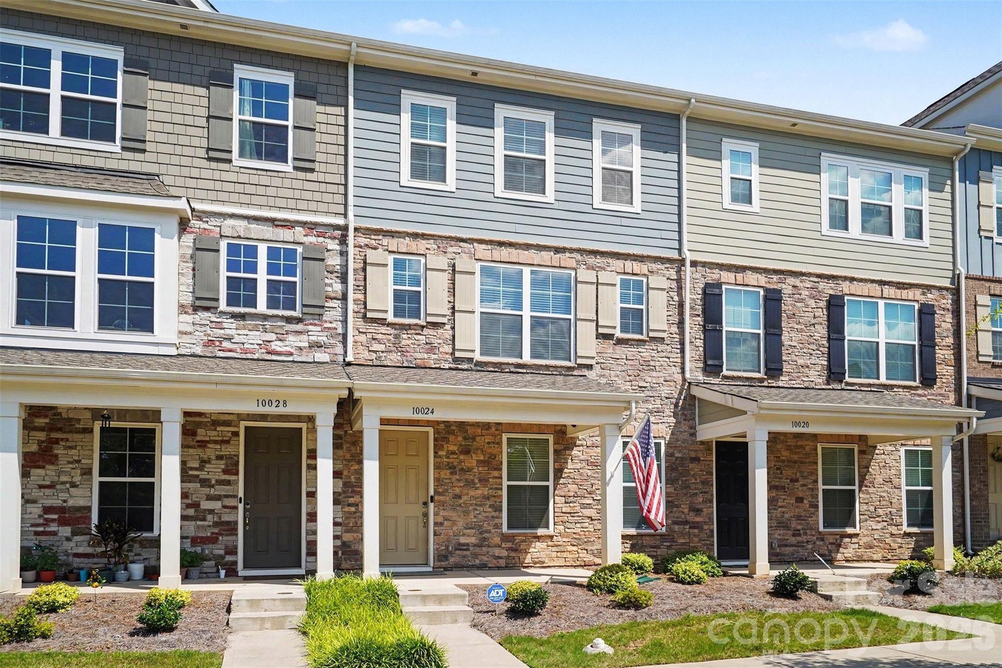 10024 Hemingway Pl, Charlotte, NC 28227