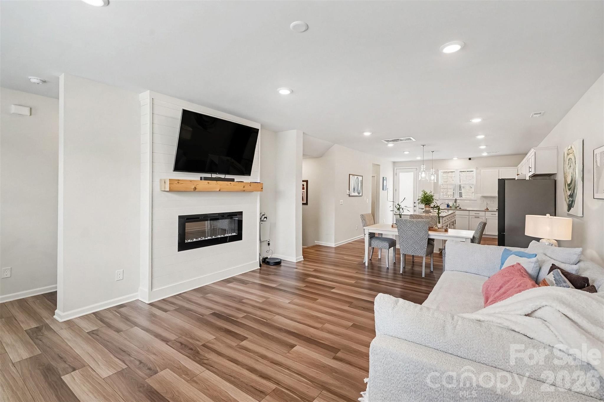 10024 Hemingway Pl, Charlotte, NC 28227