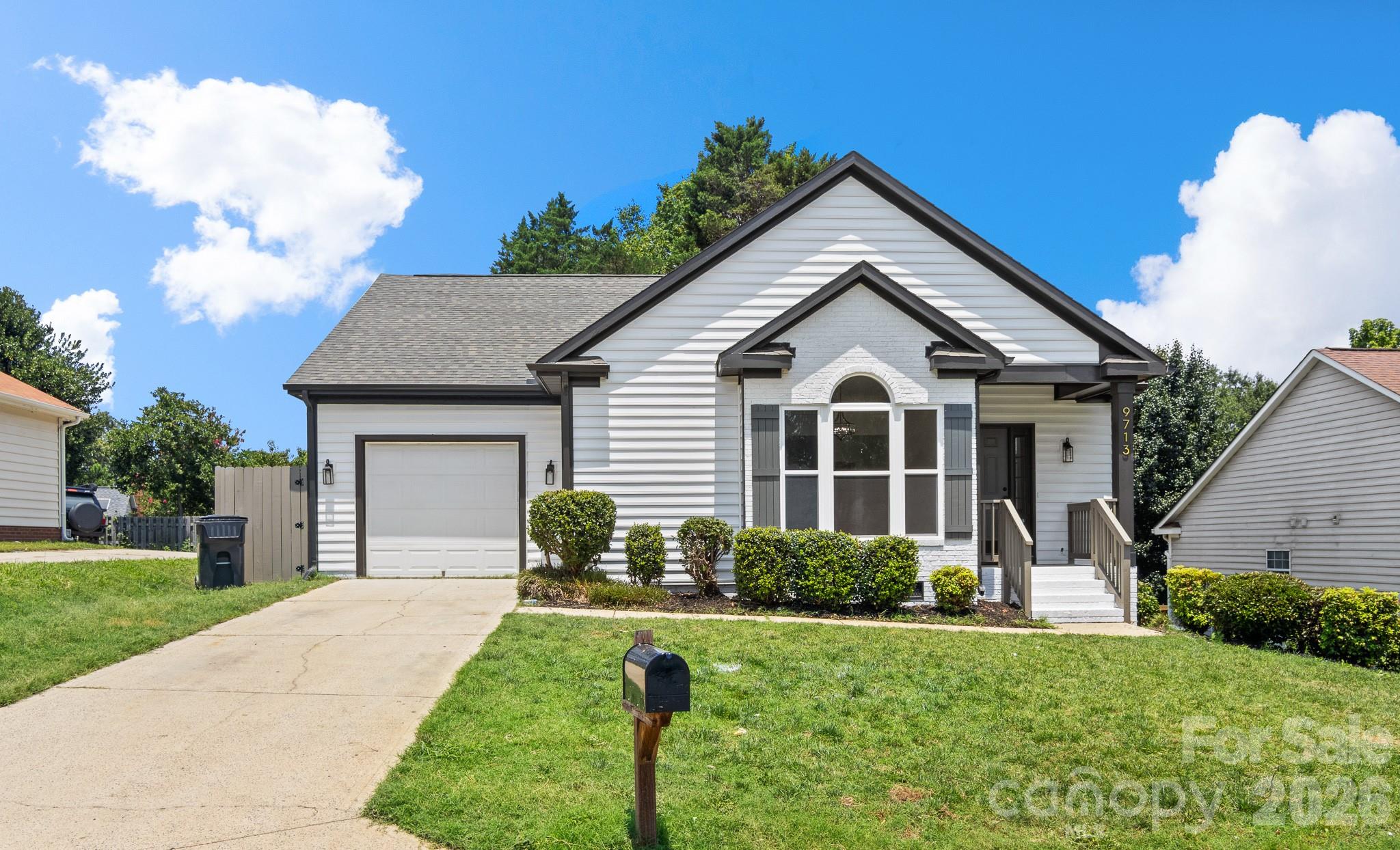 9713 Pernell Ln, Charlotte, NC 28213