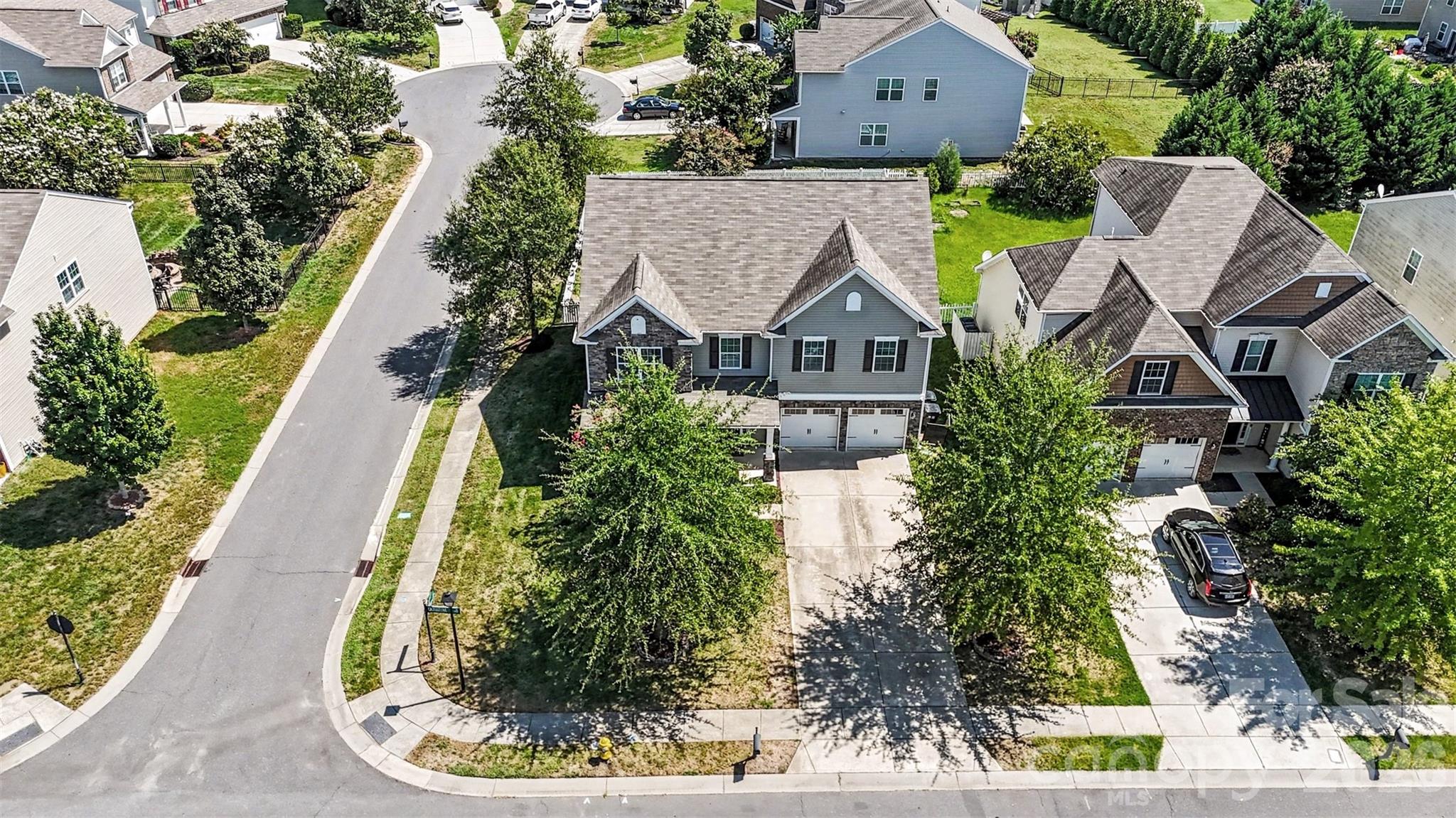 5810 Castlecove Rd, Charlotte, NC 28273