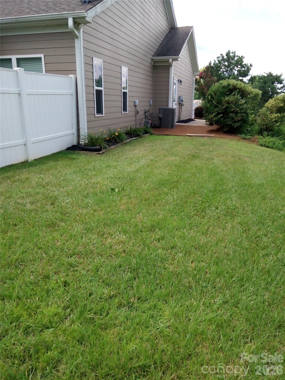 10234 Lakeshore Dr, Lancaster, SC 29720