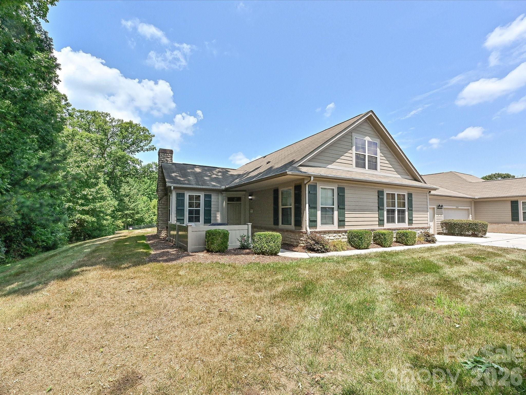 3520 S Bank Ct, Matthews, NC 28105