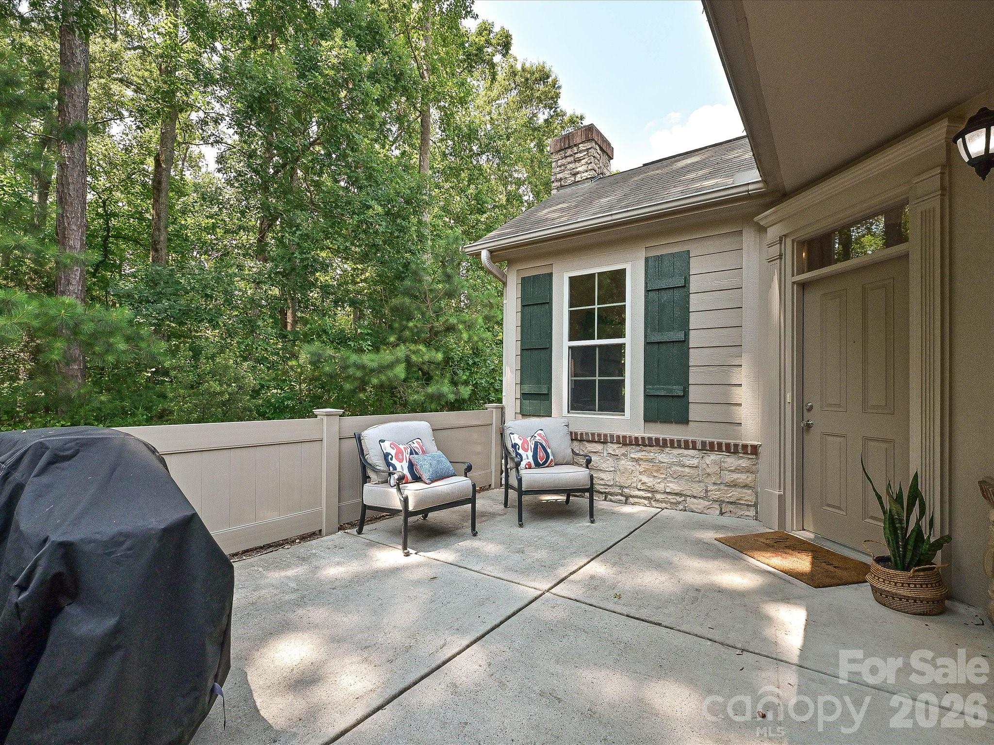 3520 S Bank Ct, Matthews, NC 28105