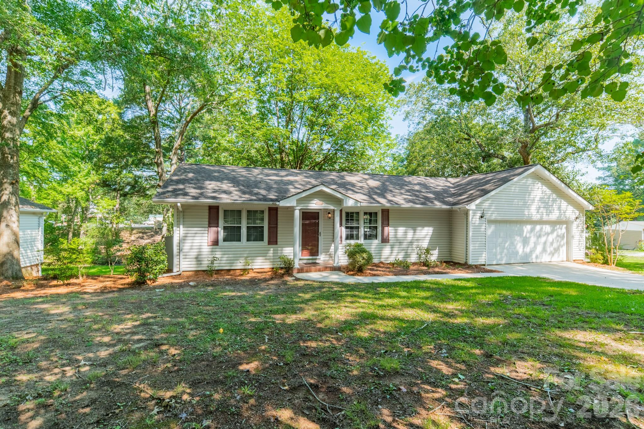 1077 E Shore Dr, Lancaster, SC 29720