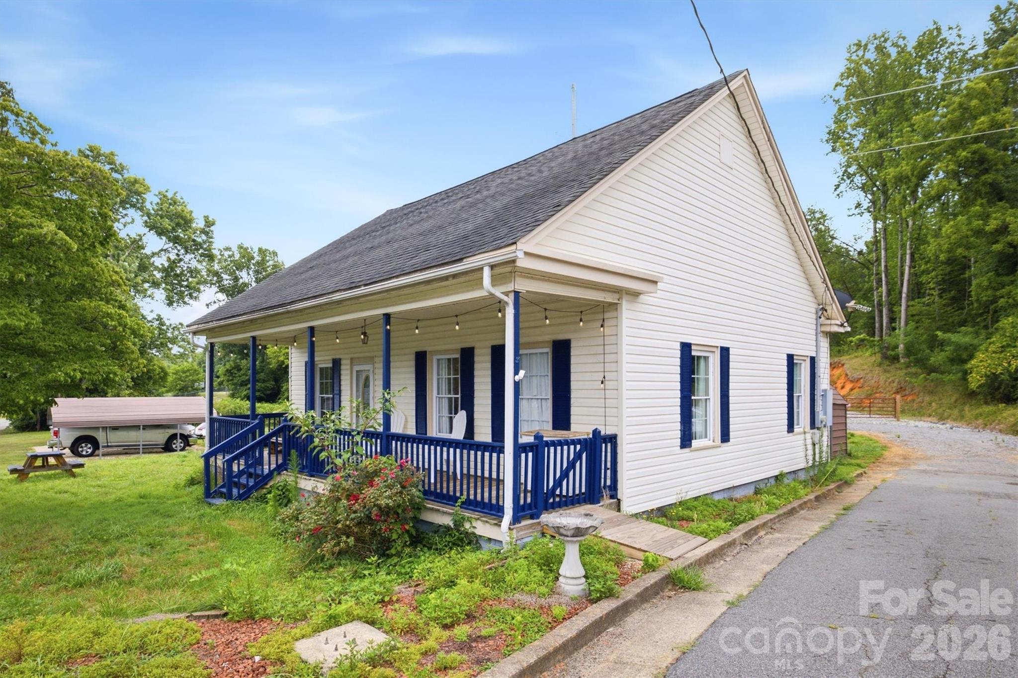 302 Catawba Ave, Hickory, NC 28601