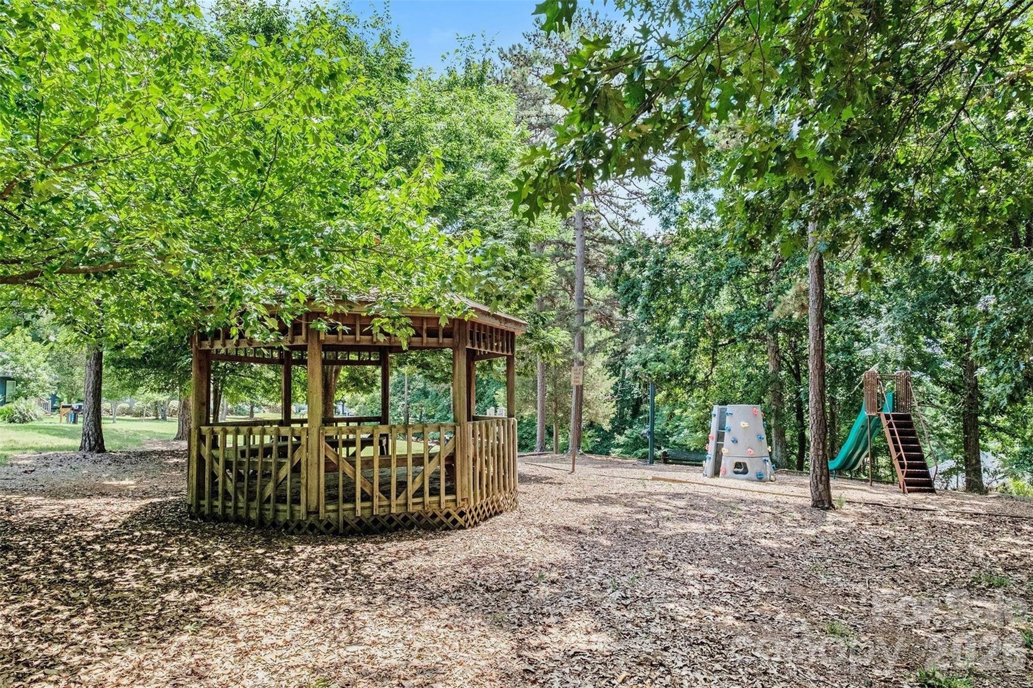 567 Pine Links Dr, Tega Cay, SC 29708