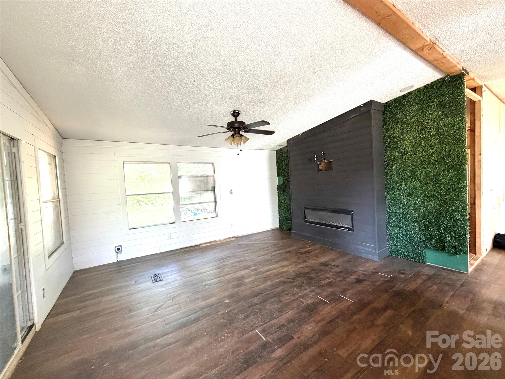 1050 Gold Mine Dr #6, Catawba, NC 28609