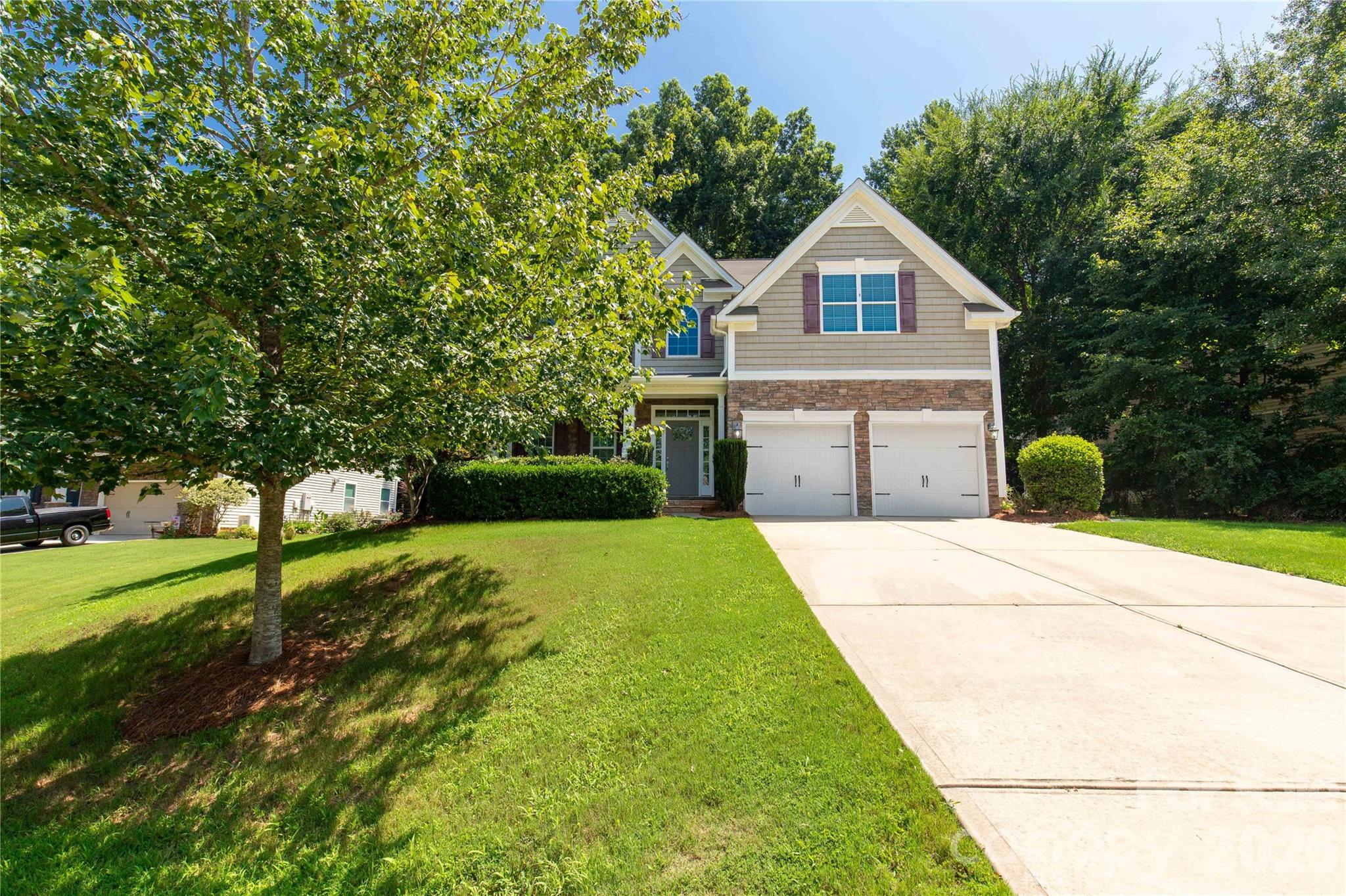 924 Autumn Glen Ct, Clover, SC 29710