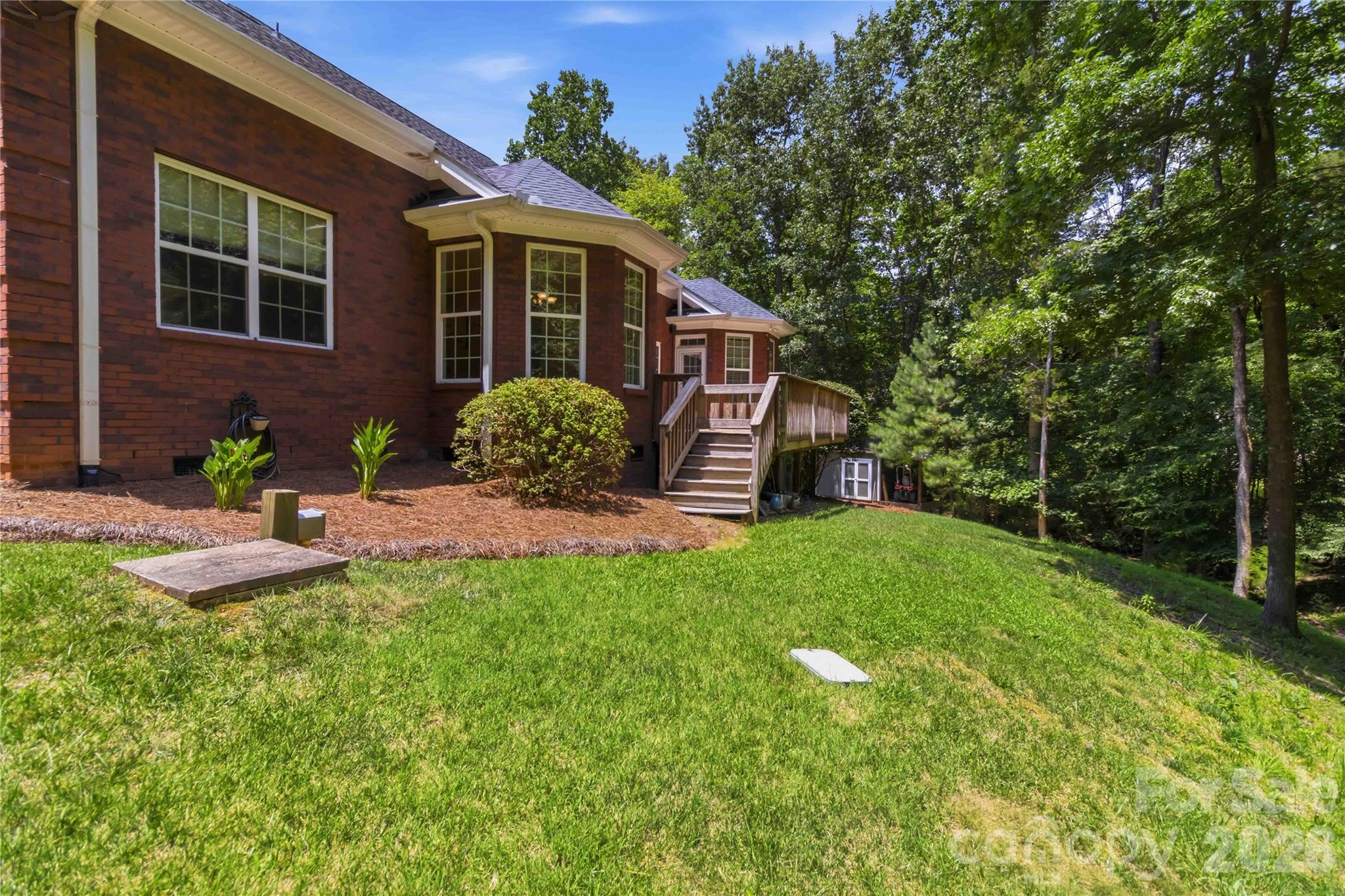 280 Catawba Crest Ln, Lake Wylie, SC 29710