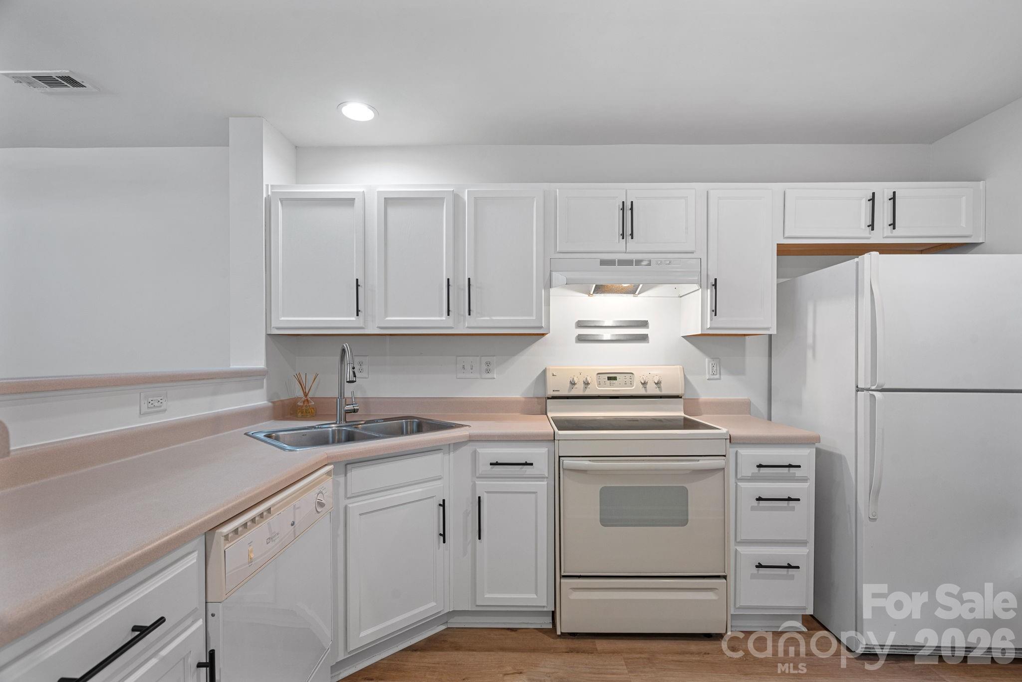 10822 Holly Ridge Blvd, Charlotte, NC 28216