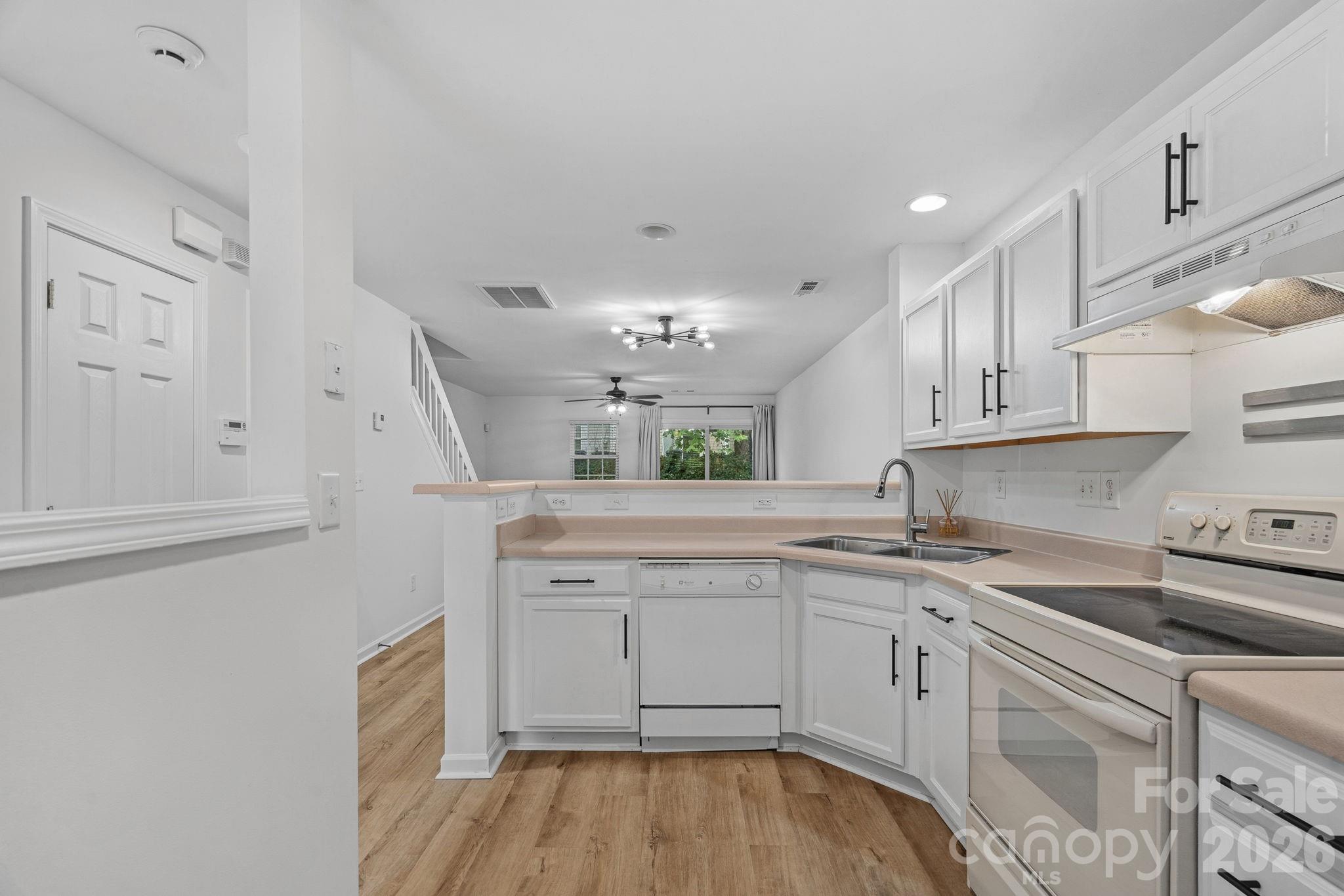 10822 Holly Ridge Blvd, Charlotte, NC 28216