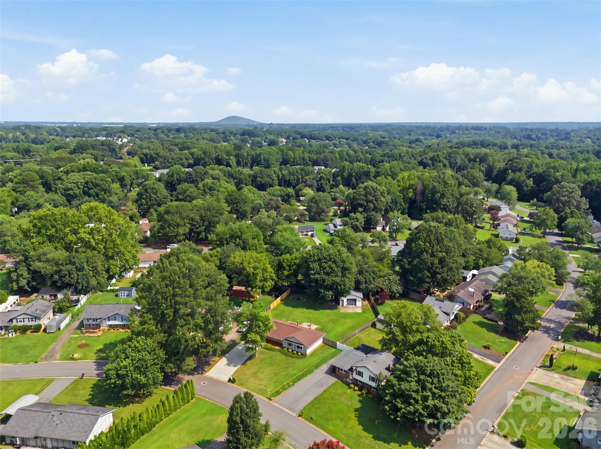 416 King John Cir, Gastonia, NC 28056