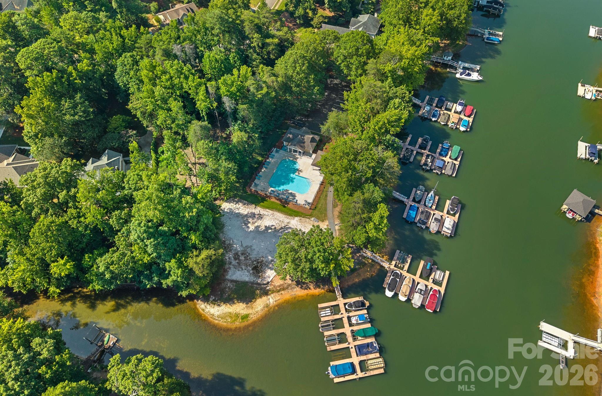 121 Lake Pine Rd, Mooresville, NC 28117