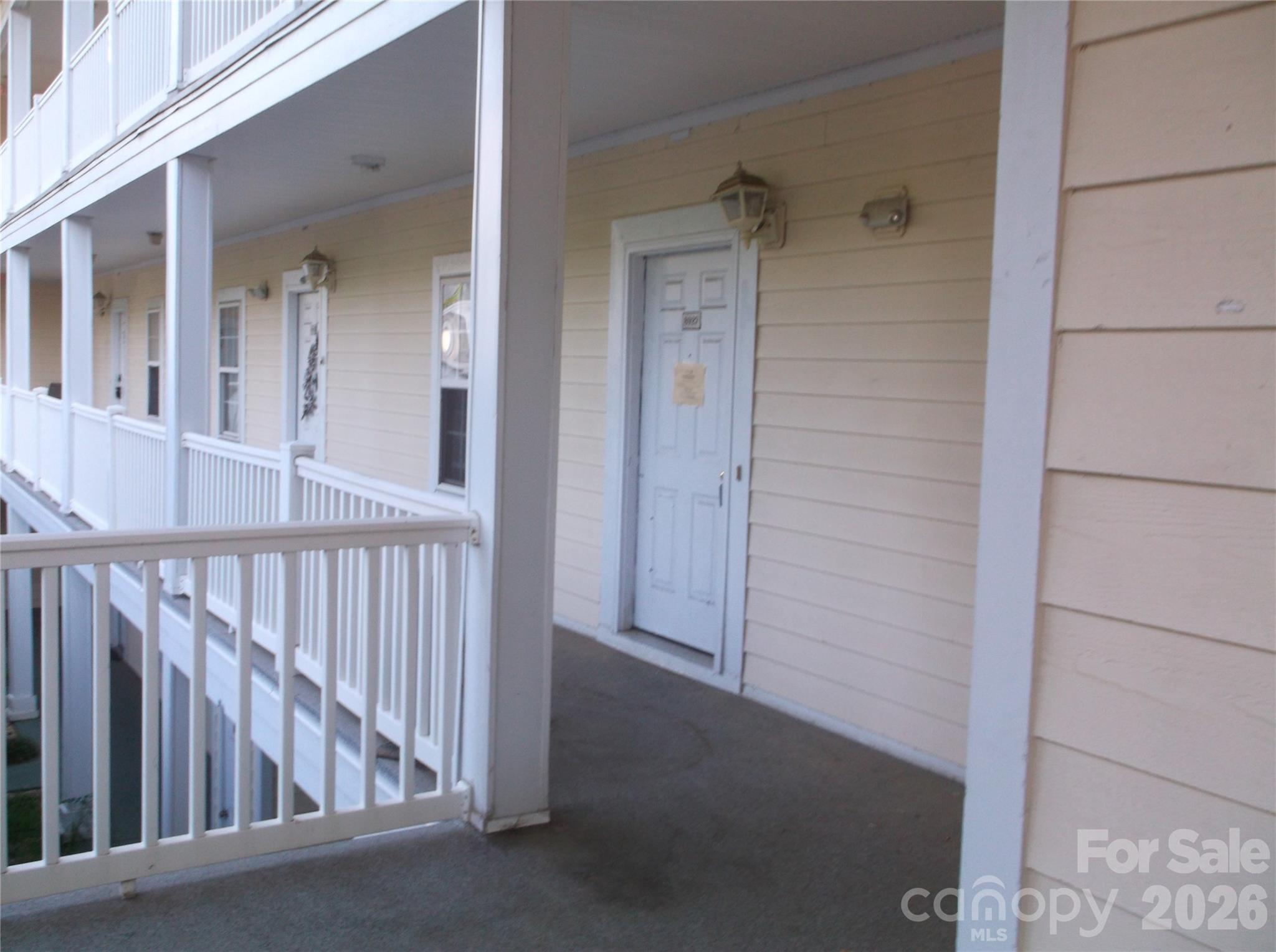 8927 Meadow Vista Rd, Charlotte, NC 28213