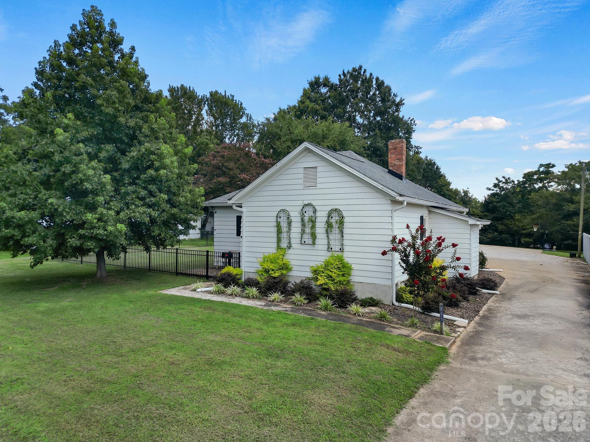 207 Faulkner St, Clover, SC 29710