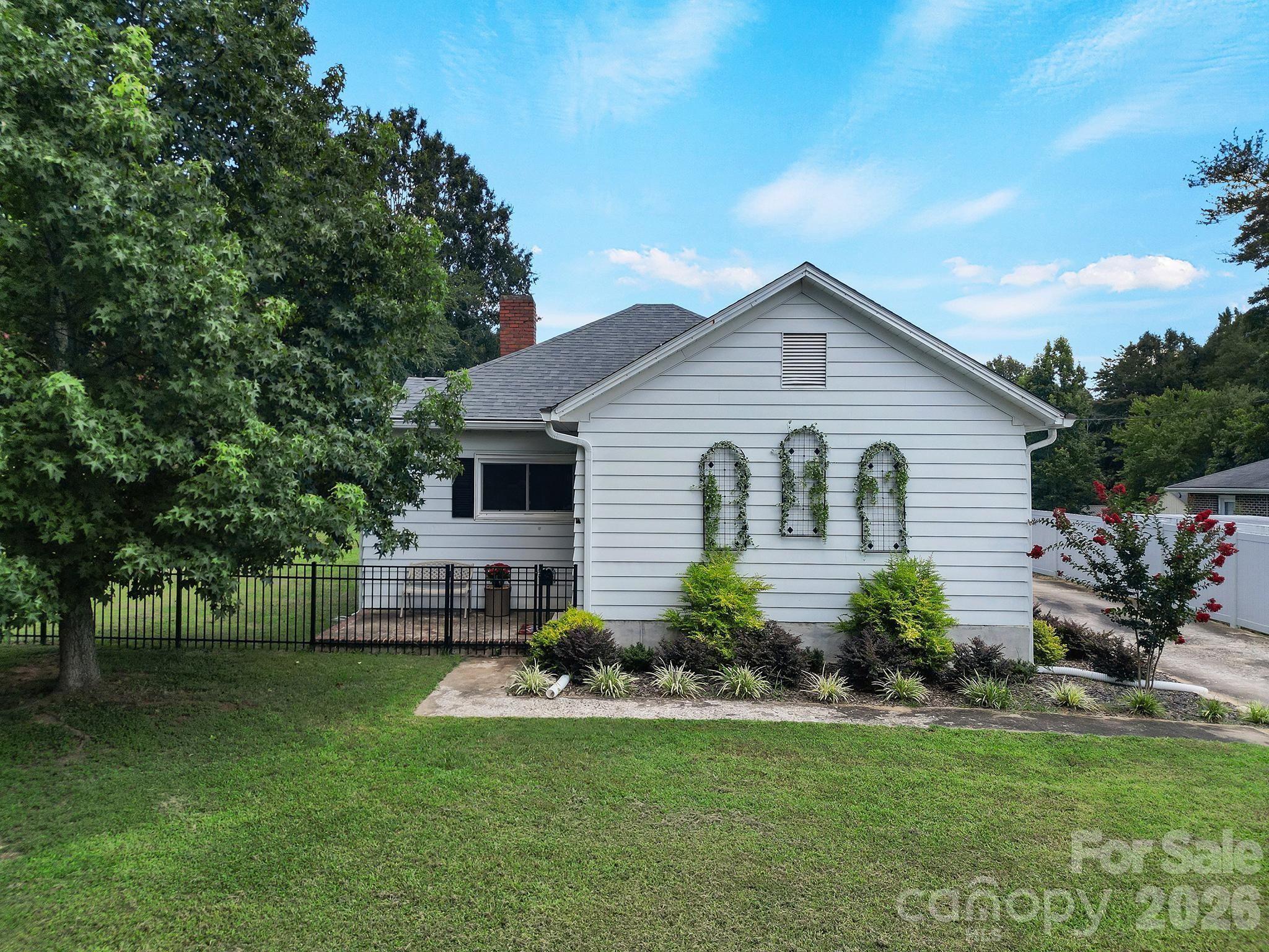 207 Faulkner St, Clover, SC 29710