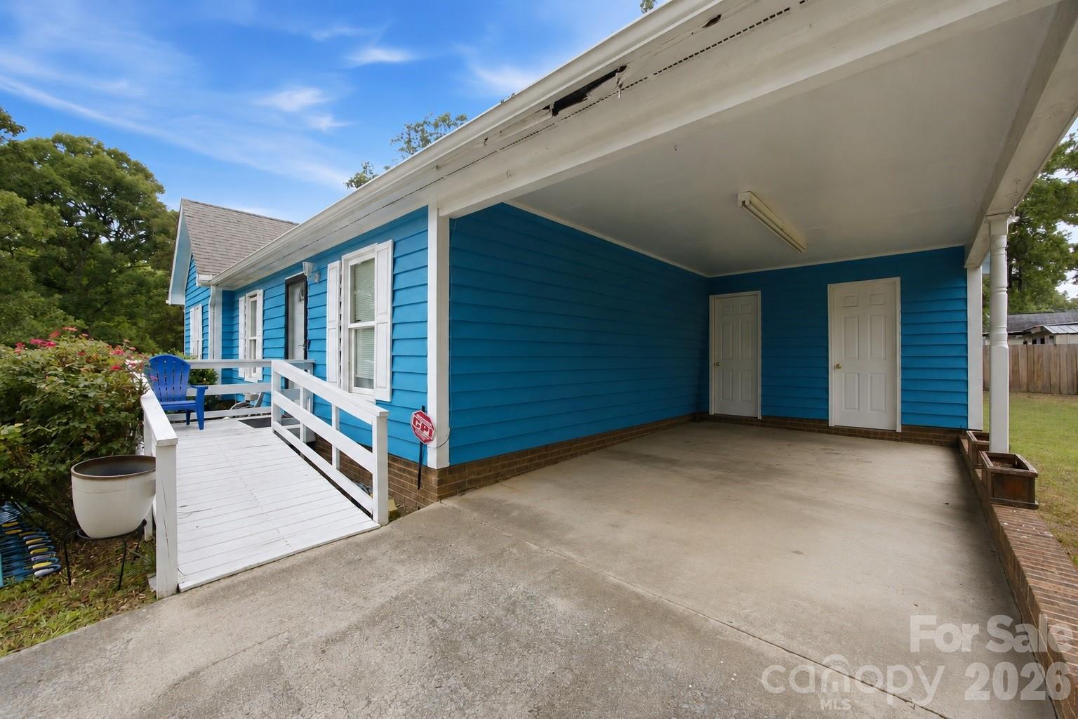 302 W Elm St, Wingate, NC 28174