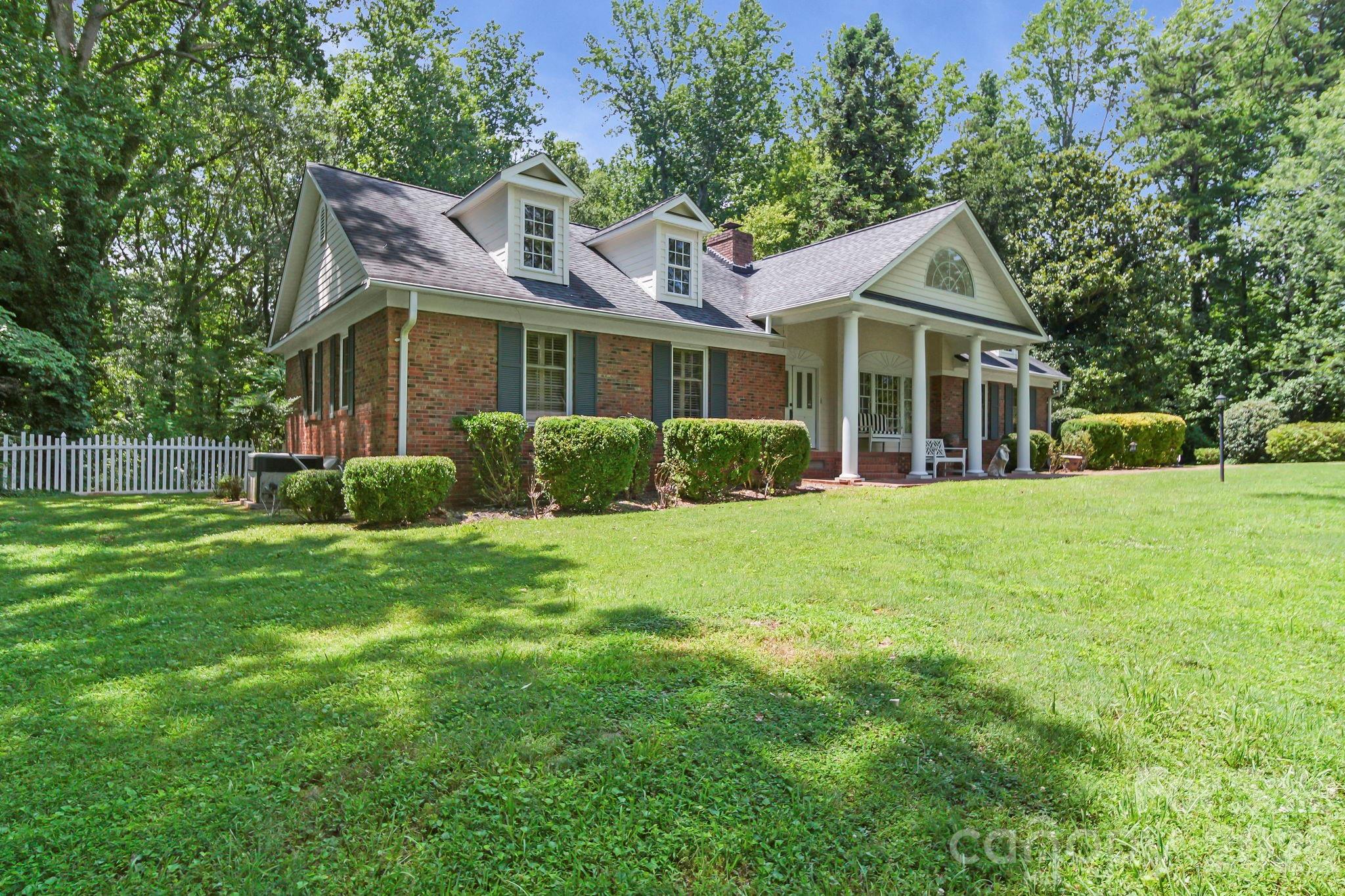 1981 Crestwood Ln, Clover, SC 29710