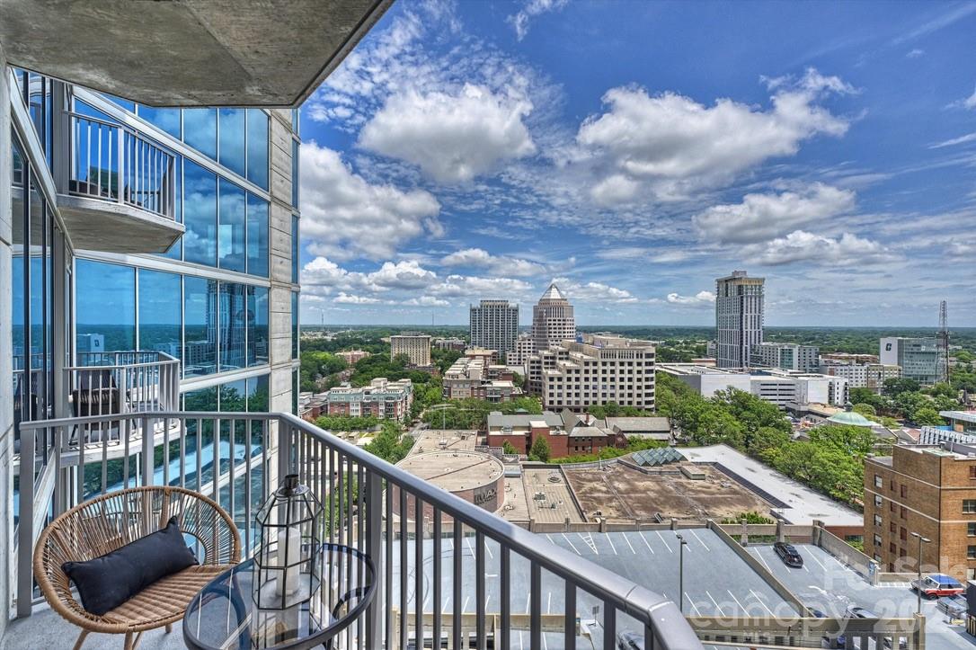 210 N Church St #1711, Charlotte, NC 28202