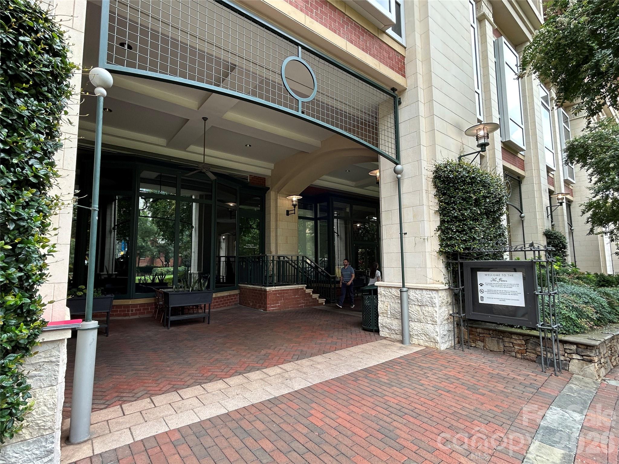 435 S Tryon St #708, Charlotte, NC 28202